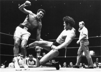 Antonio Inoki takes down Muhammad Ali.