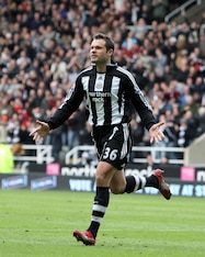 Mark Viduka Playing for Newcastle 2008