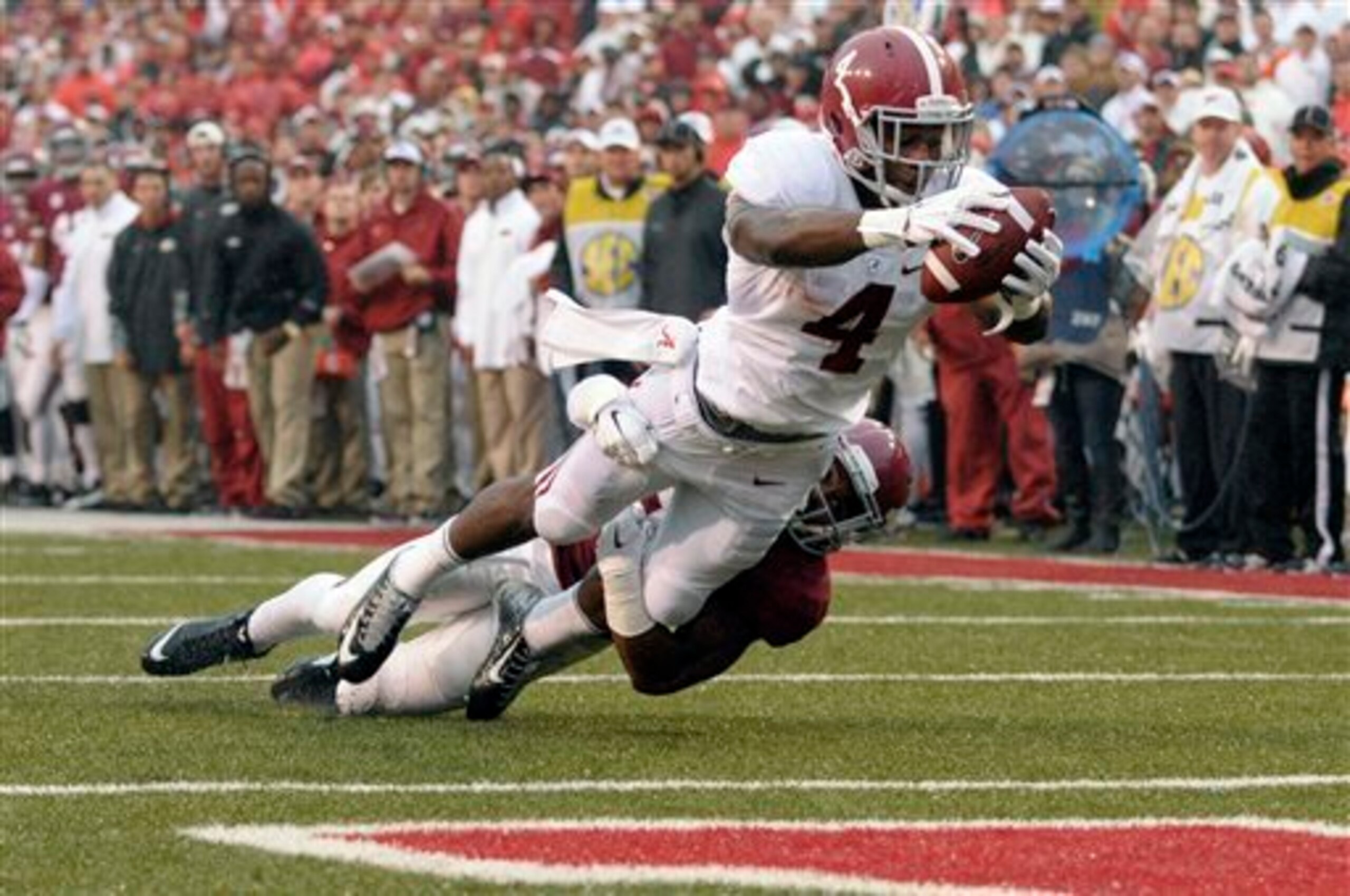 T.J. Yeldon is a powerful, impressive tailback for Alabama. T.J. Yeldon is a powerful, impressive tailback for Alabama.
