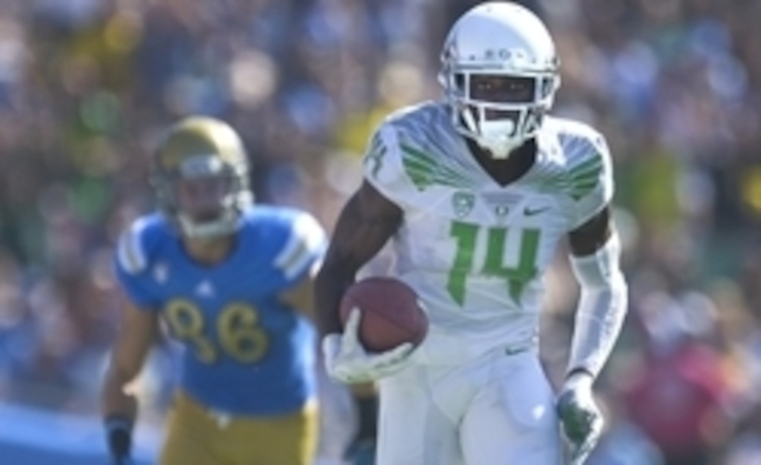 Oregon CB Ifo Ekpre-Olomu is one of college football's top defensive backs. Oregon CB Ifo Ekpre-Olomu is one of college football's top defensive backs.