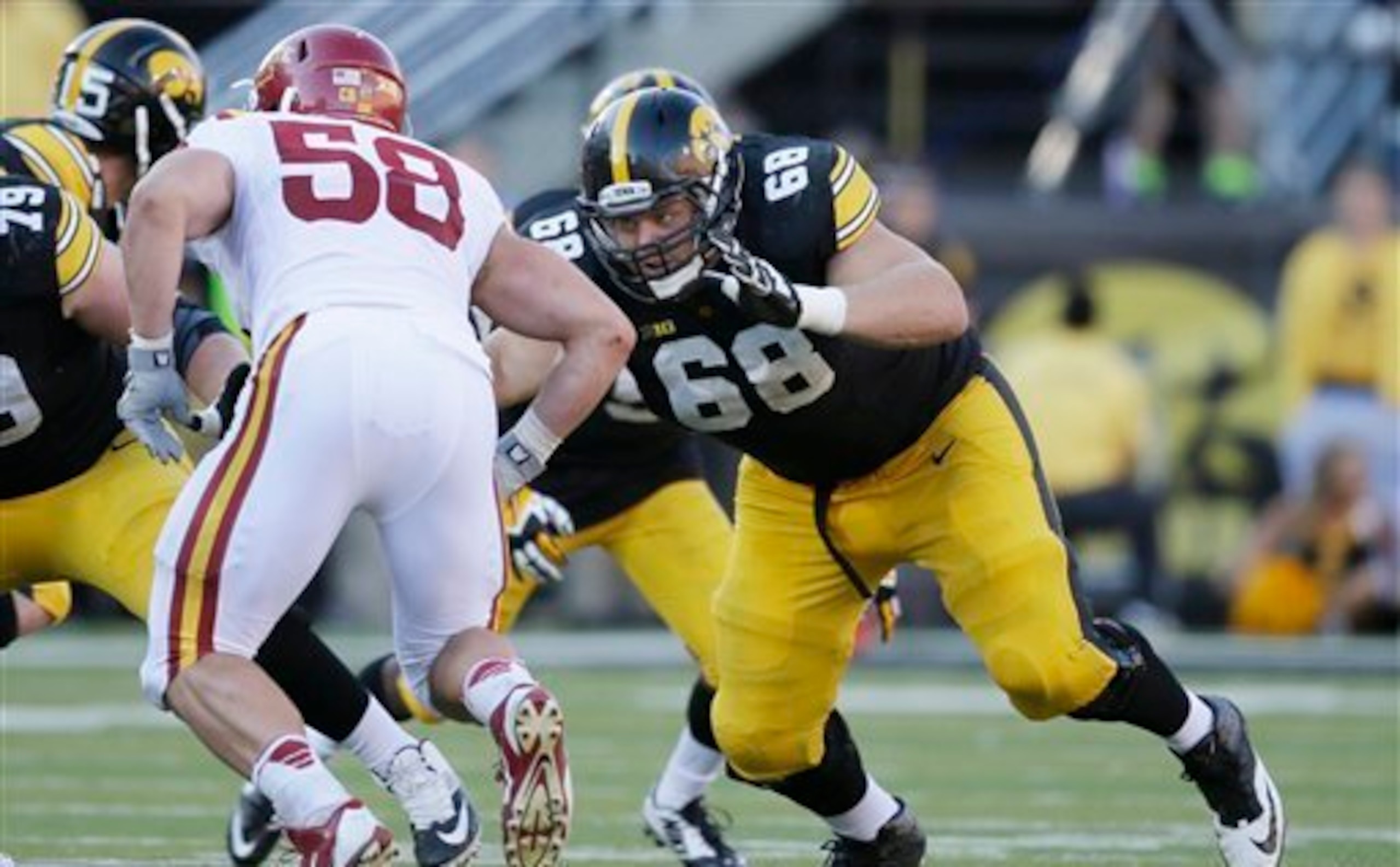Brandon Scherff has lived up to the hype as one of college football's top offensive tackles.