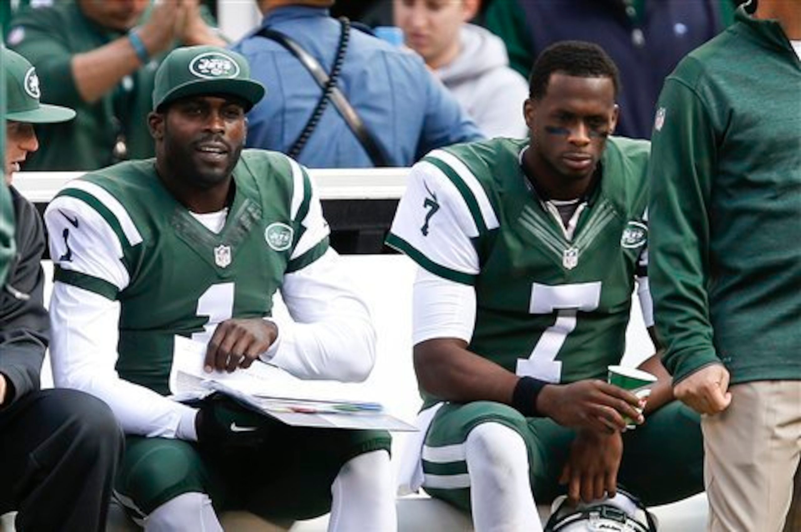 Jets QBs Mike Vick and Geno Smith