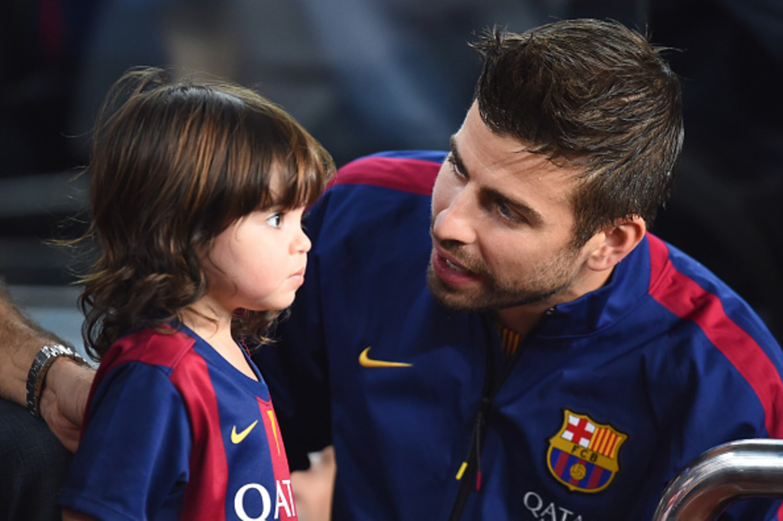 Manchester United are ready to bid £20 for Gerard Pique.