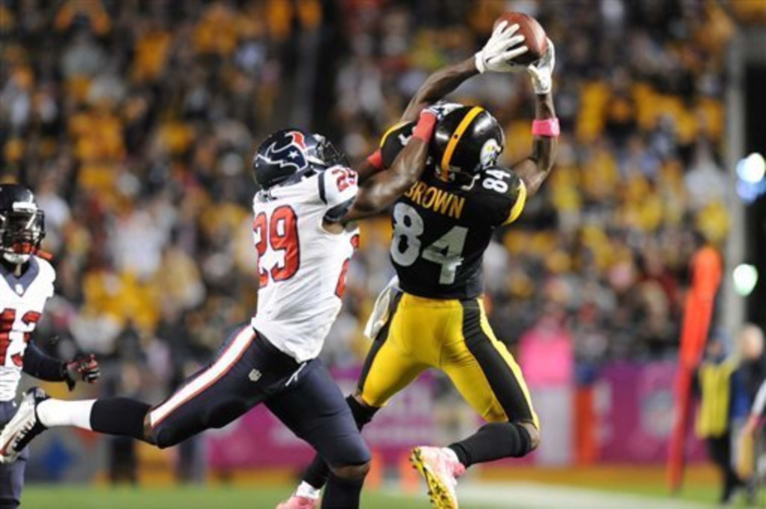 Brown will test the Colts' corners in Week 8.