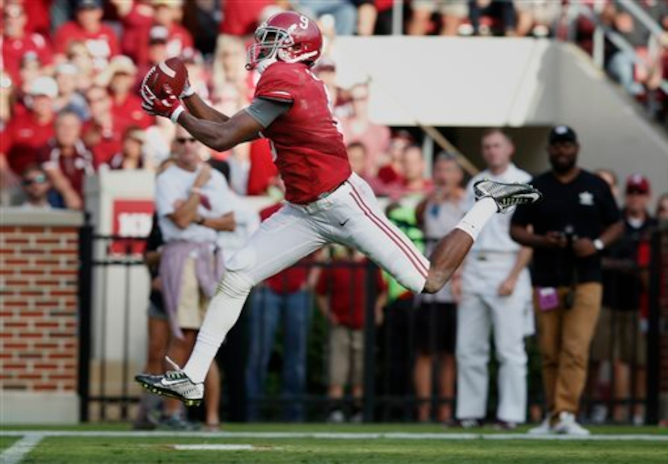 Alabama WR Amari Cooper is one of college football's top pass-catchers.