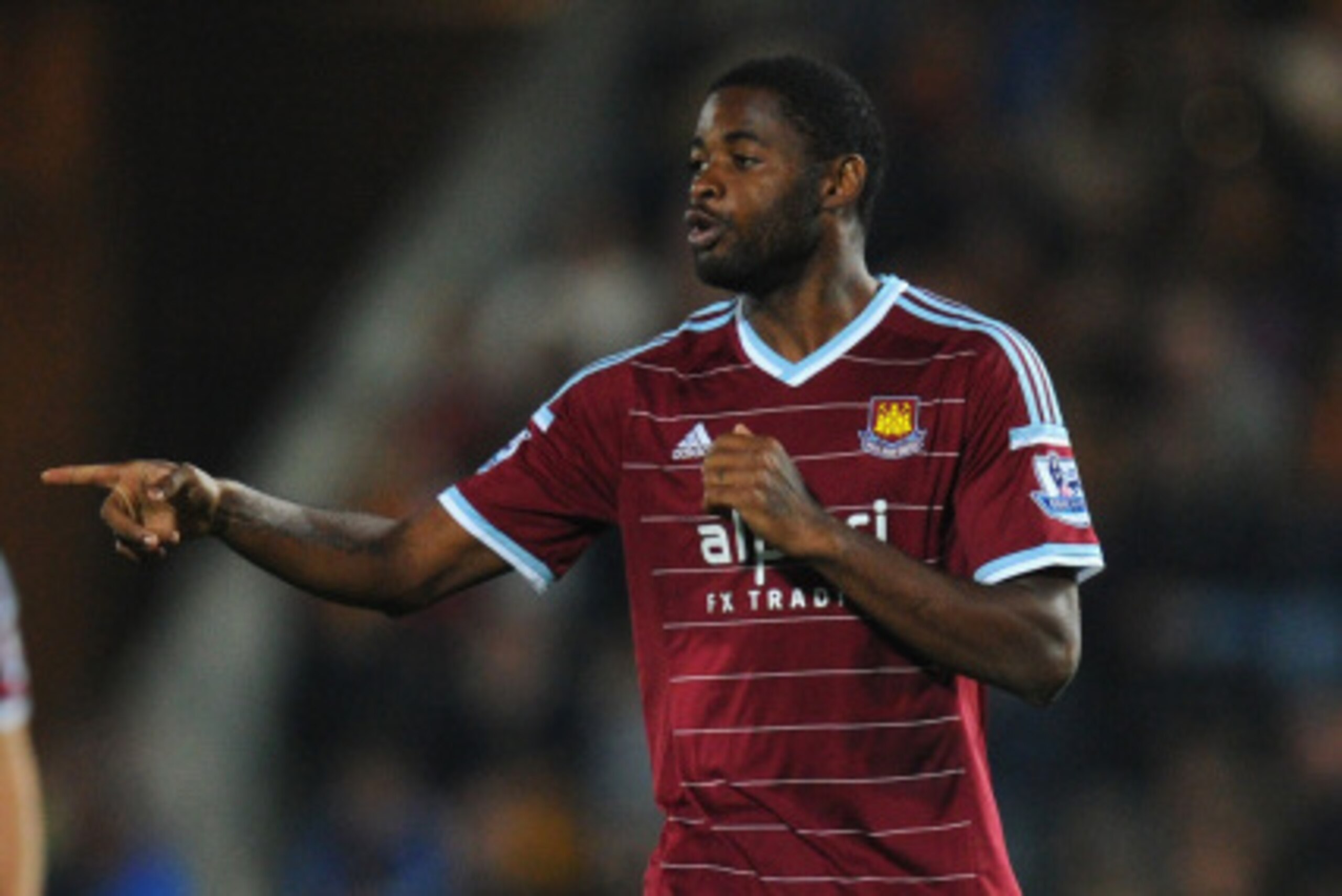 Alex Song wants to stay in England.