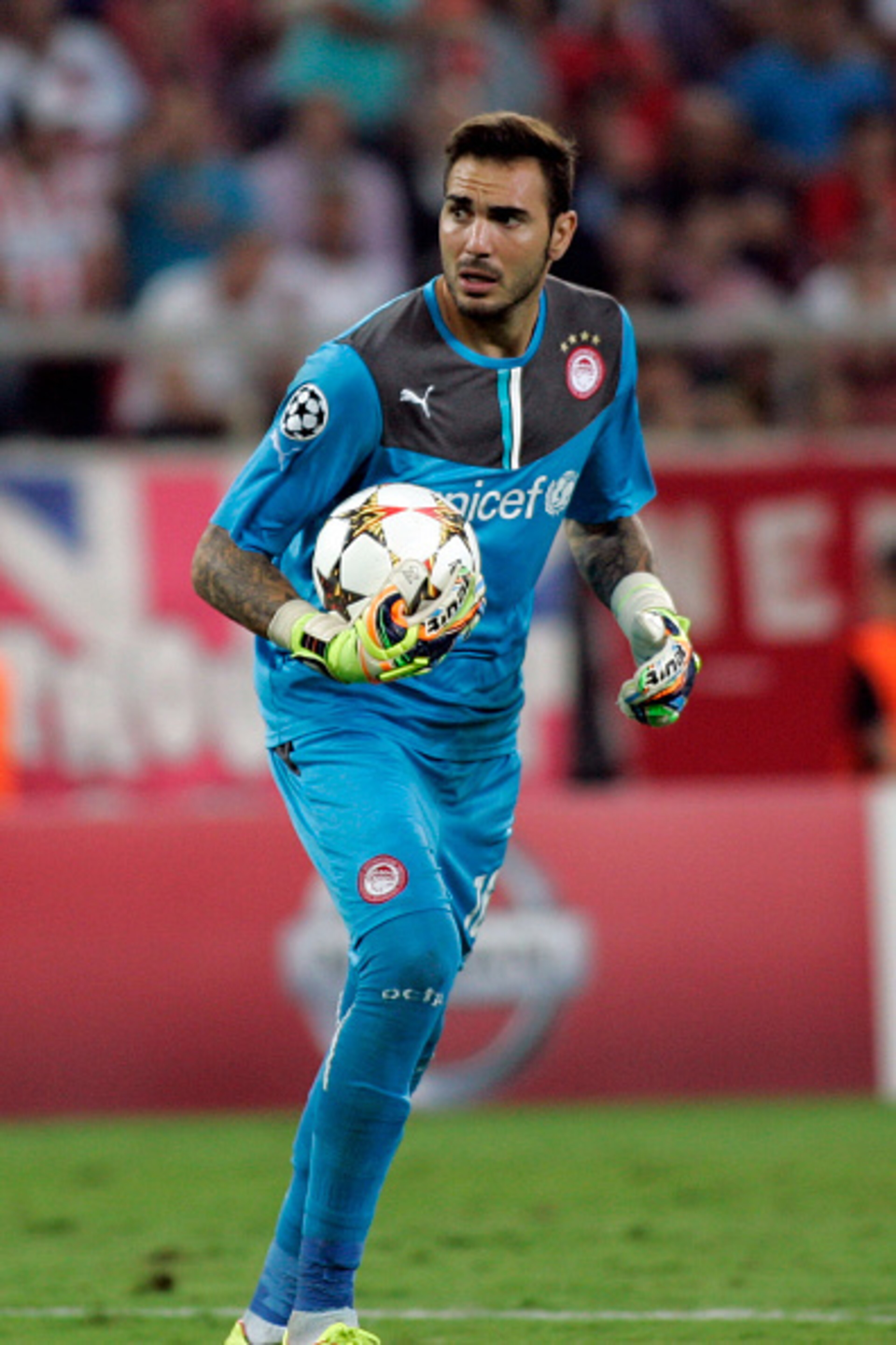 Roberto's heroics saved the Greek side two weeks ago.