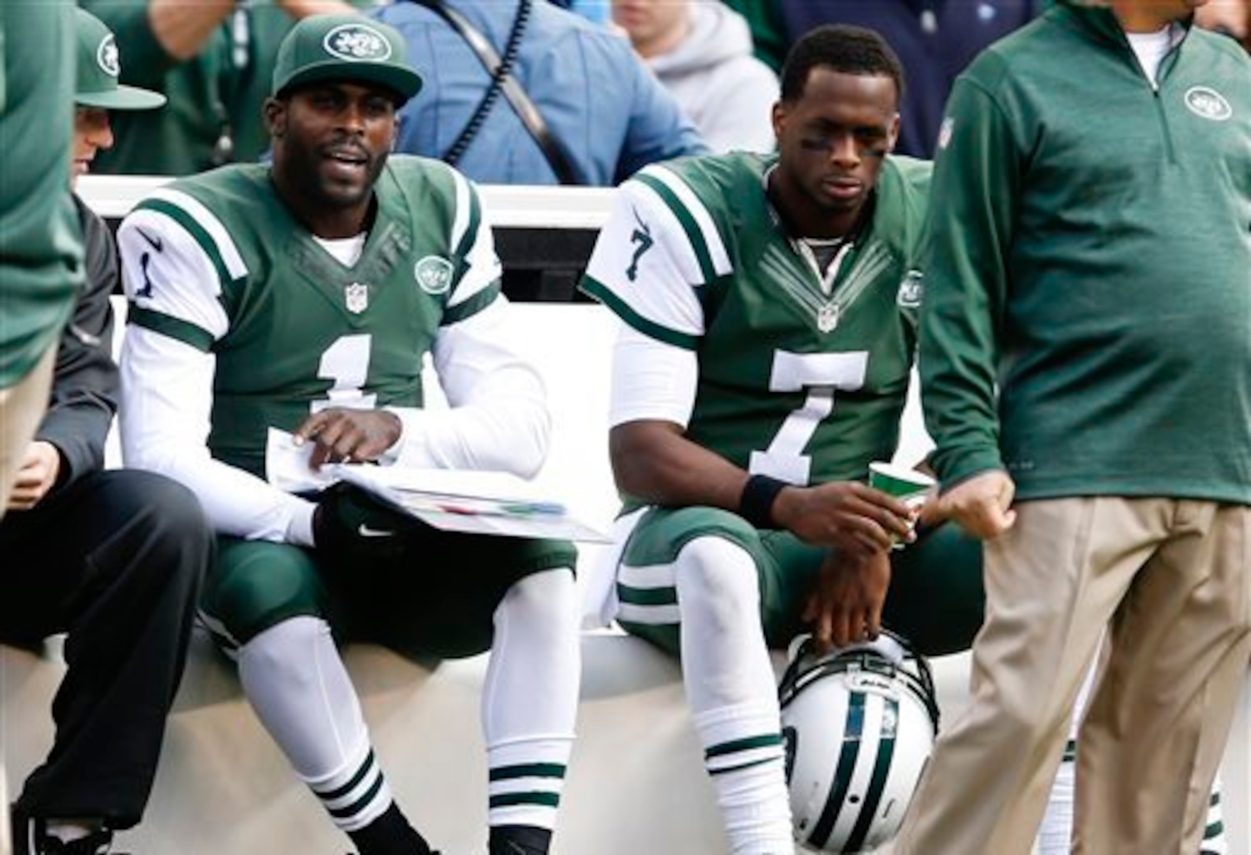 Jets QBs Mike Vick and Geno Smith
