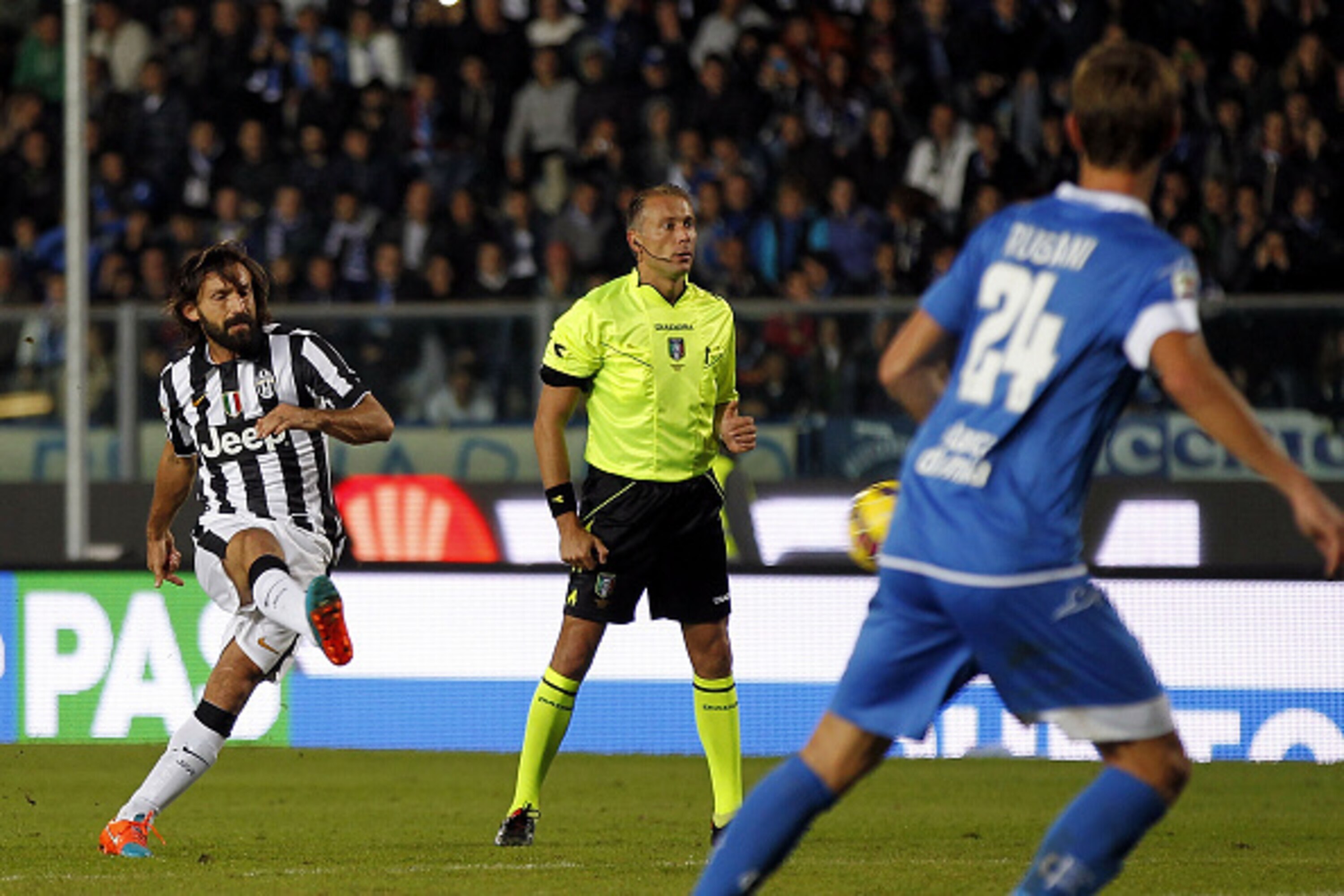Andrea Pirlo's 10 Most Andrea Pirlo Free Kicks, image size:3000x2000