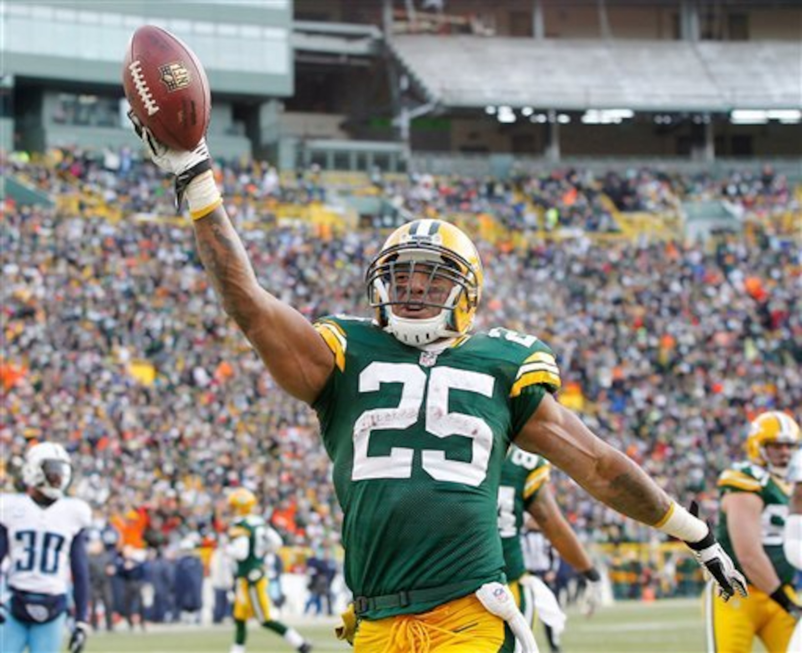 Ryan Grant scored two TDs against the Titans.