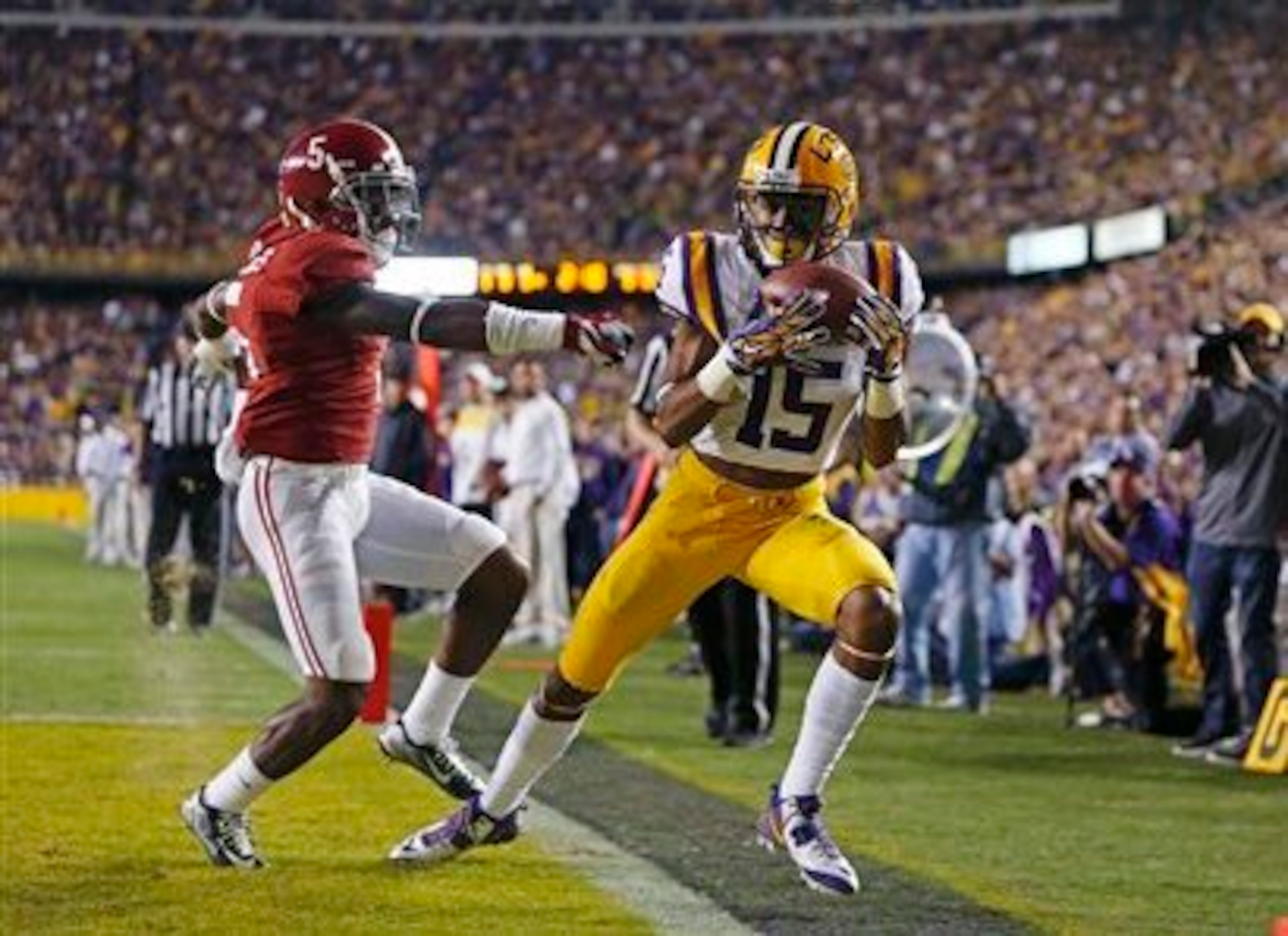 Malachi Dupre (No. 15) spectacularly caught LSU's lone touchdown against Alabama.