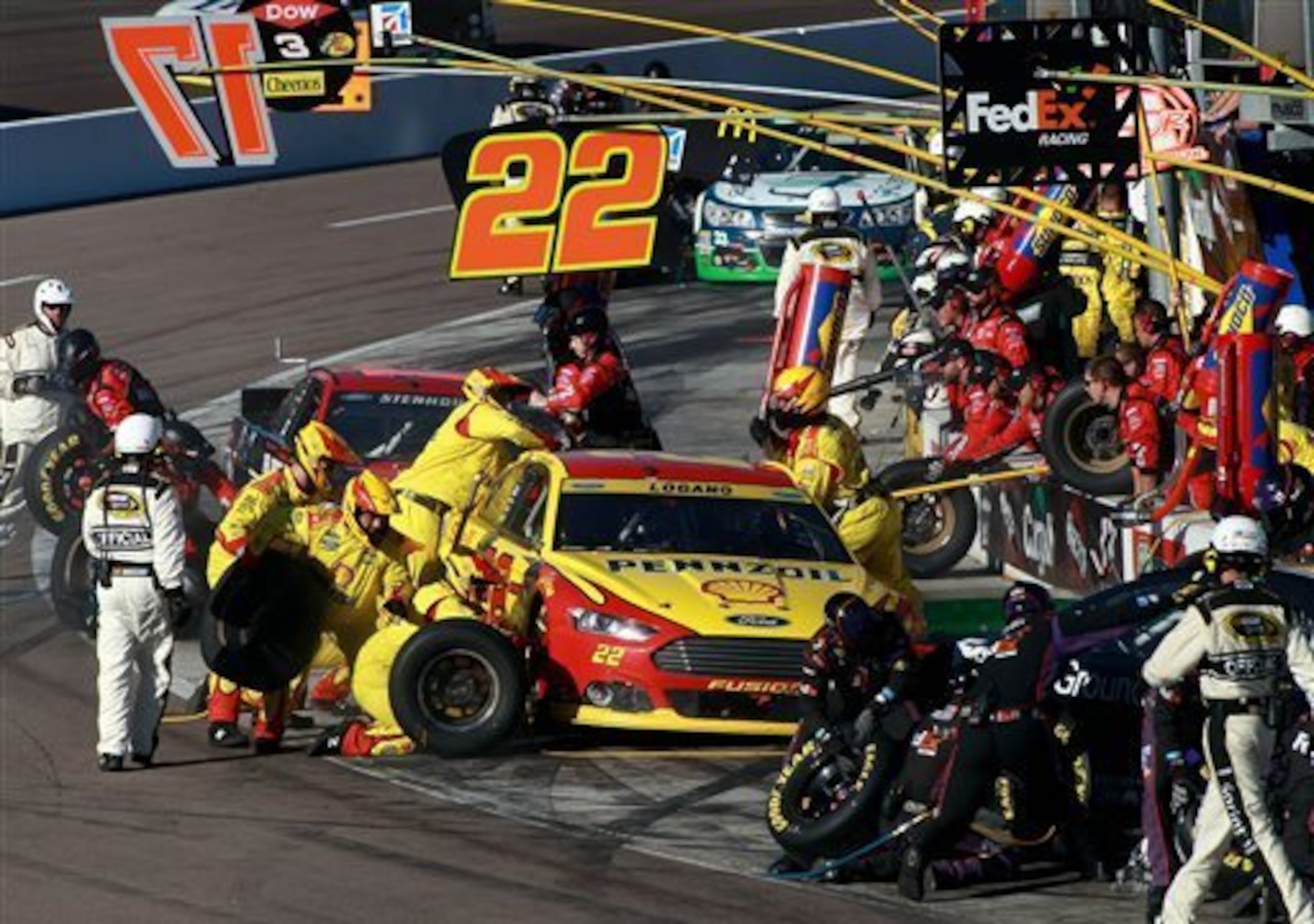 Joey Logano's pit crew can't afford to have a bad day at Homestead.