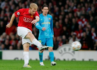 Scholes scores United's only goal against Barcelona in 2008