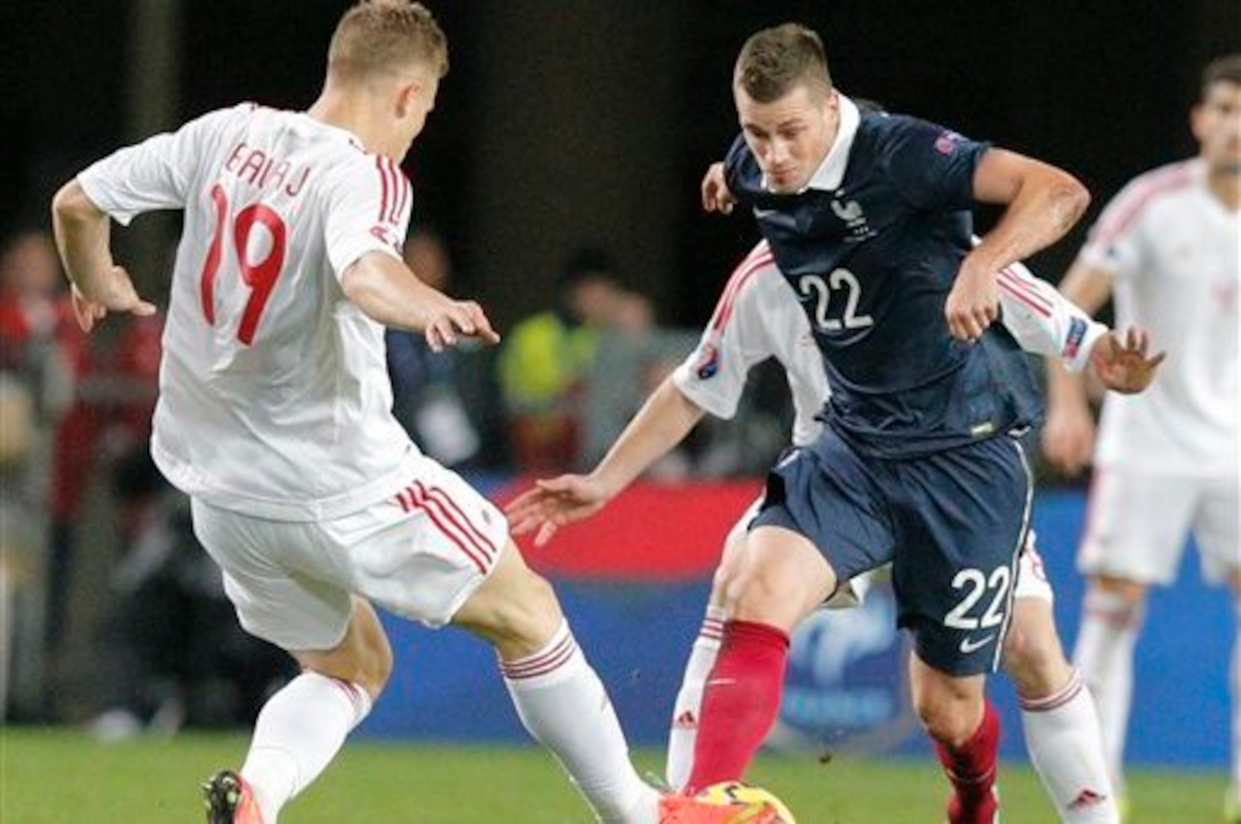 Schneiderlin should start against Sweden.