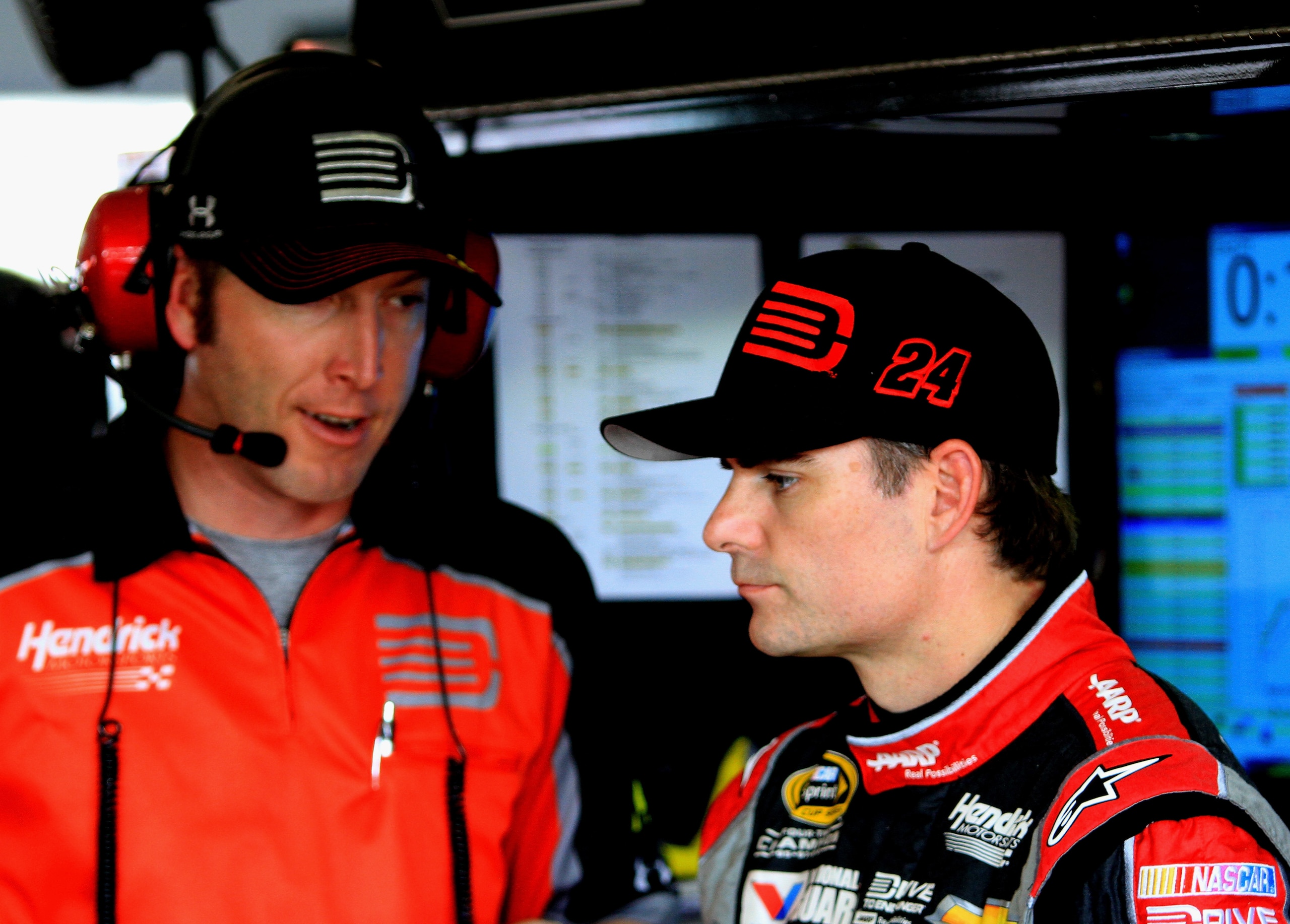 Crew chief Alan Gustafson (left) with Jeff Gordon Crew chief Alan Gustafson (left) with Jeff Gordon