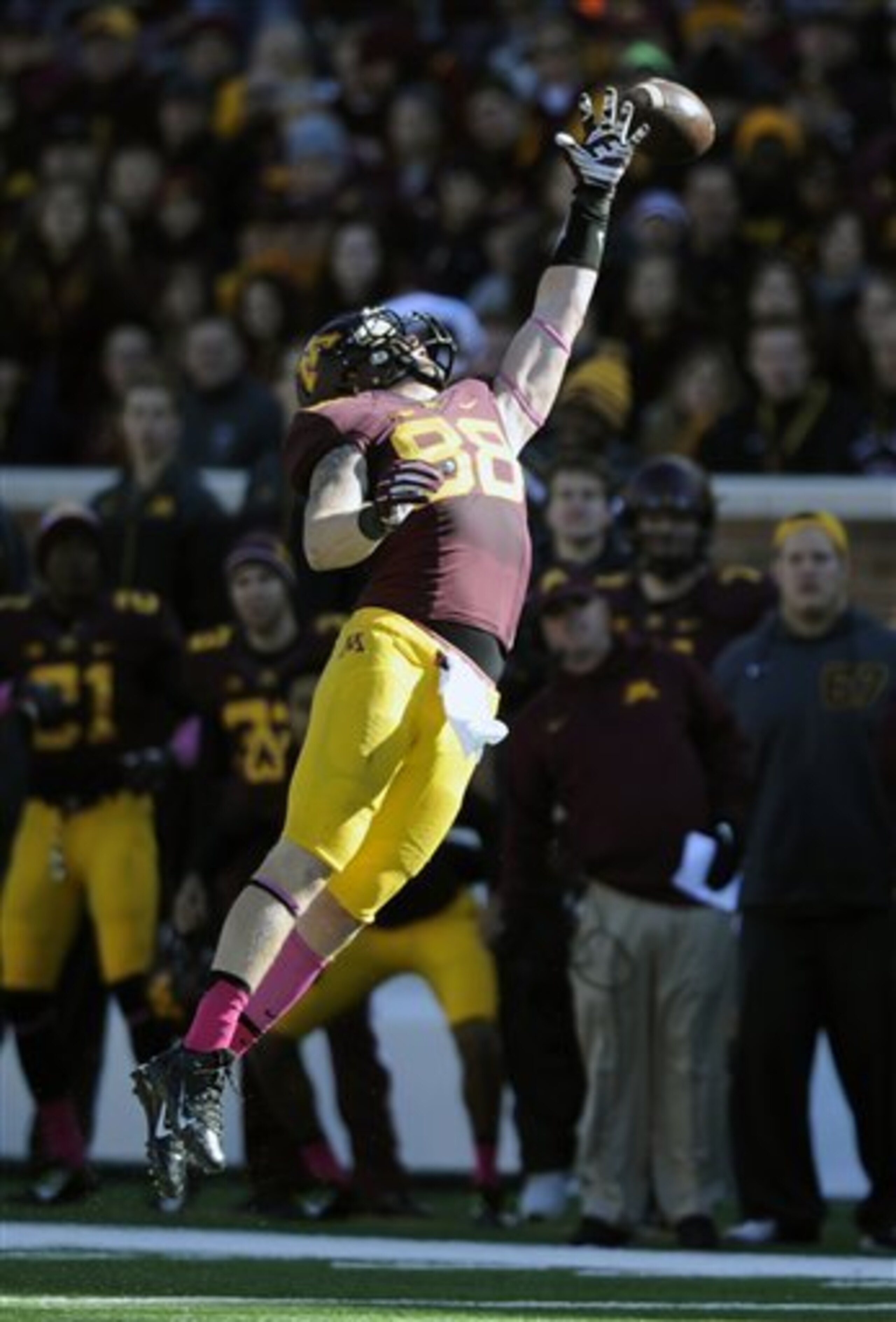 Maxx Williams has been sensational this year, including this one-handed catch for the ages.