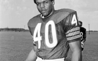 Gale Sayers performed at a Hall of Fame level, but for only five years.