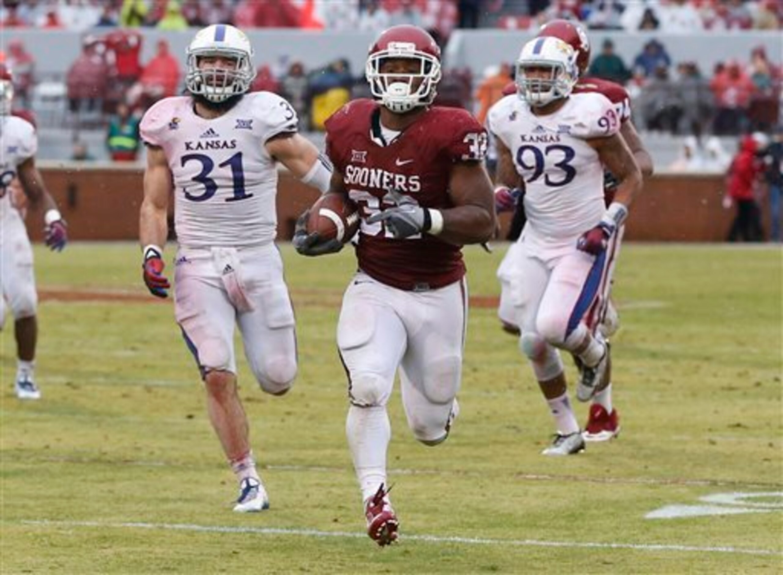 Samaje Perine set the NCAA single-game rushing record in impressive fashion Saturday. Samaje Perine set the NCAA single-game rushing record in impressive fashion Saturday.