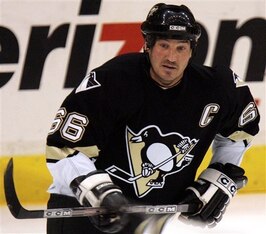 In 1995, Mario Lemieux overcame cancer and back surgery to have one of the best seasons of his career.