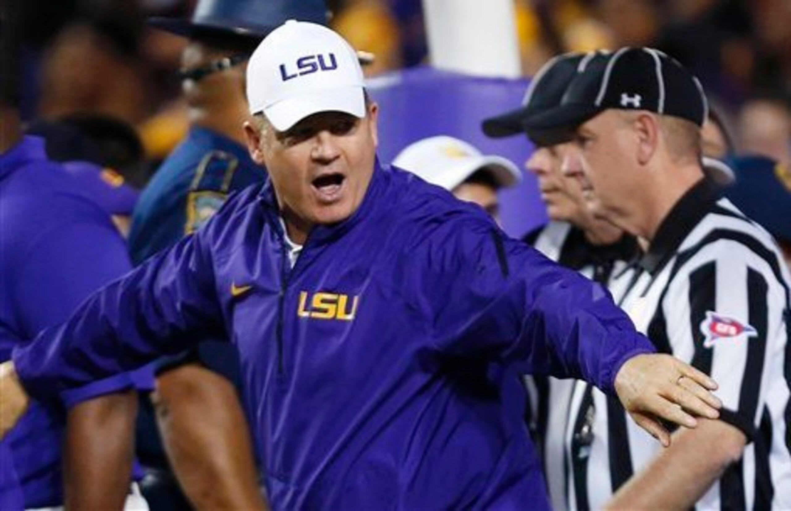 LSU head coach Les Miles