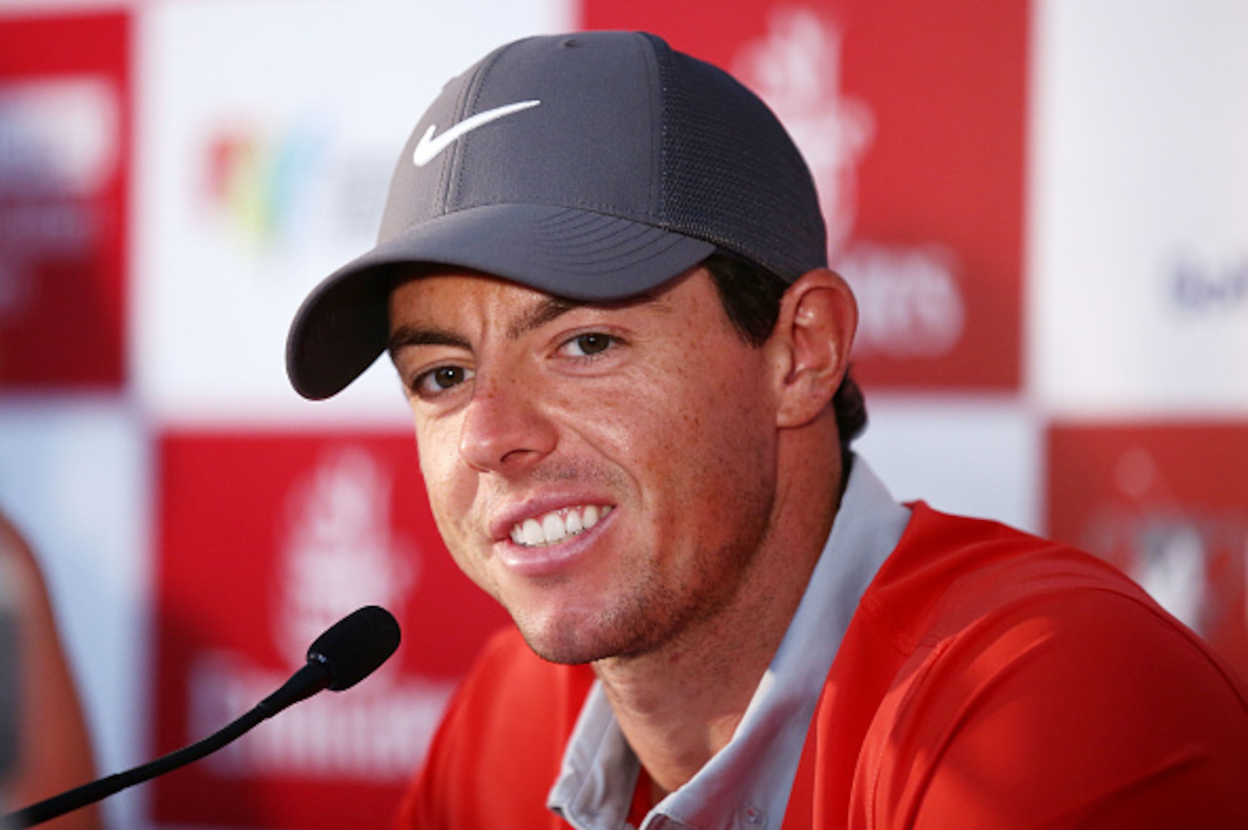 Rory McIlroy thinks he would look good in green.