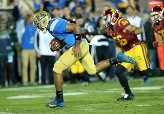 Hundley running the rock.
