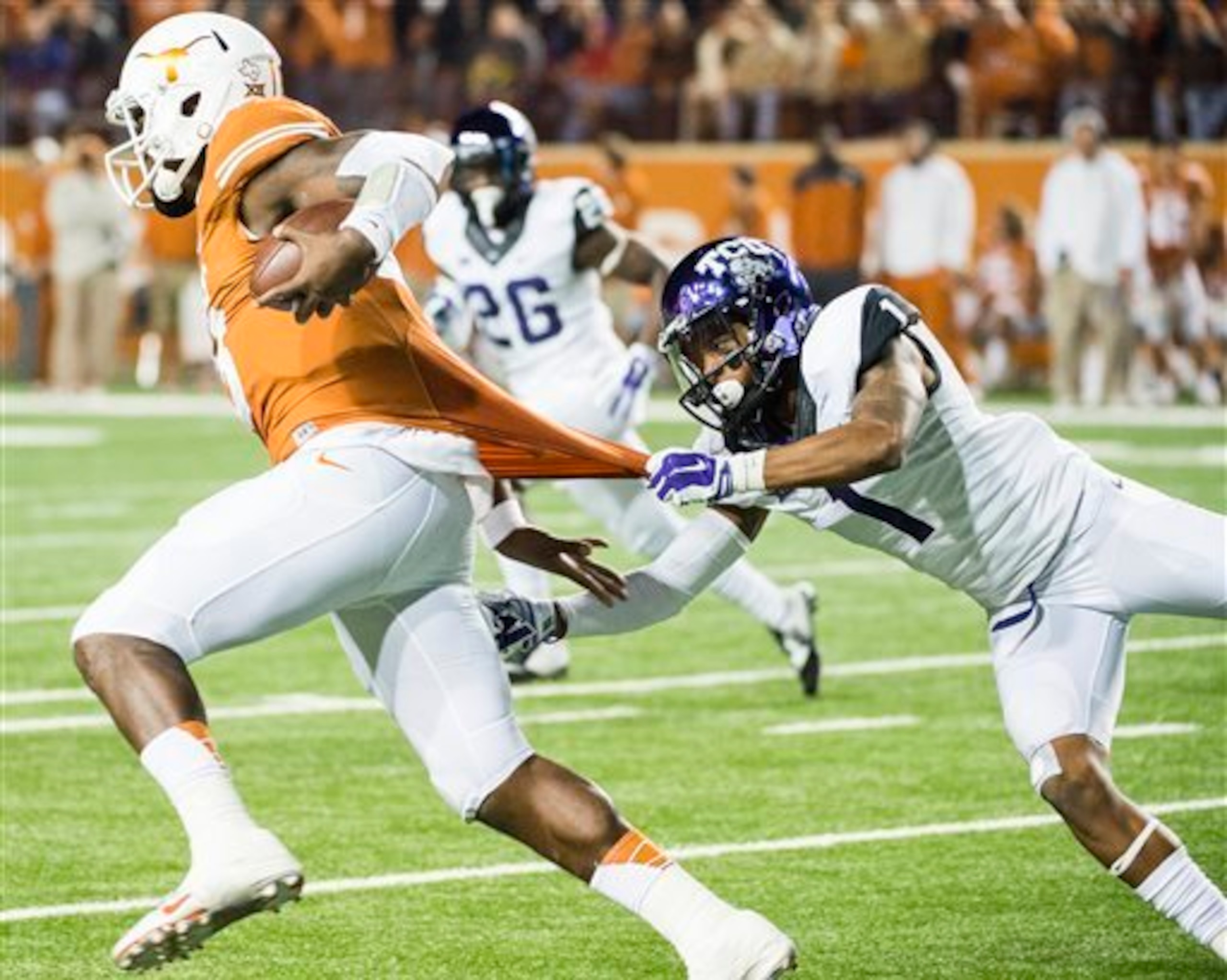Tyrone Swoopes' inconsistent play has torpedoed Texas in blowout losses. Tyrone Swoopes' inconsistent play has torpedoed Texas in blowout losses.