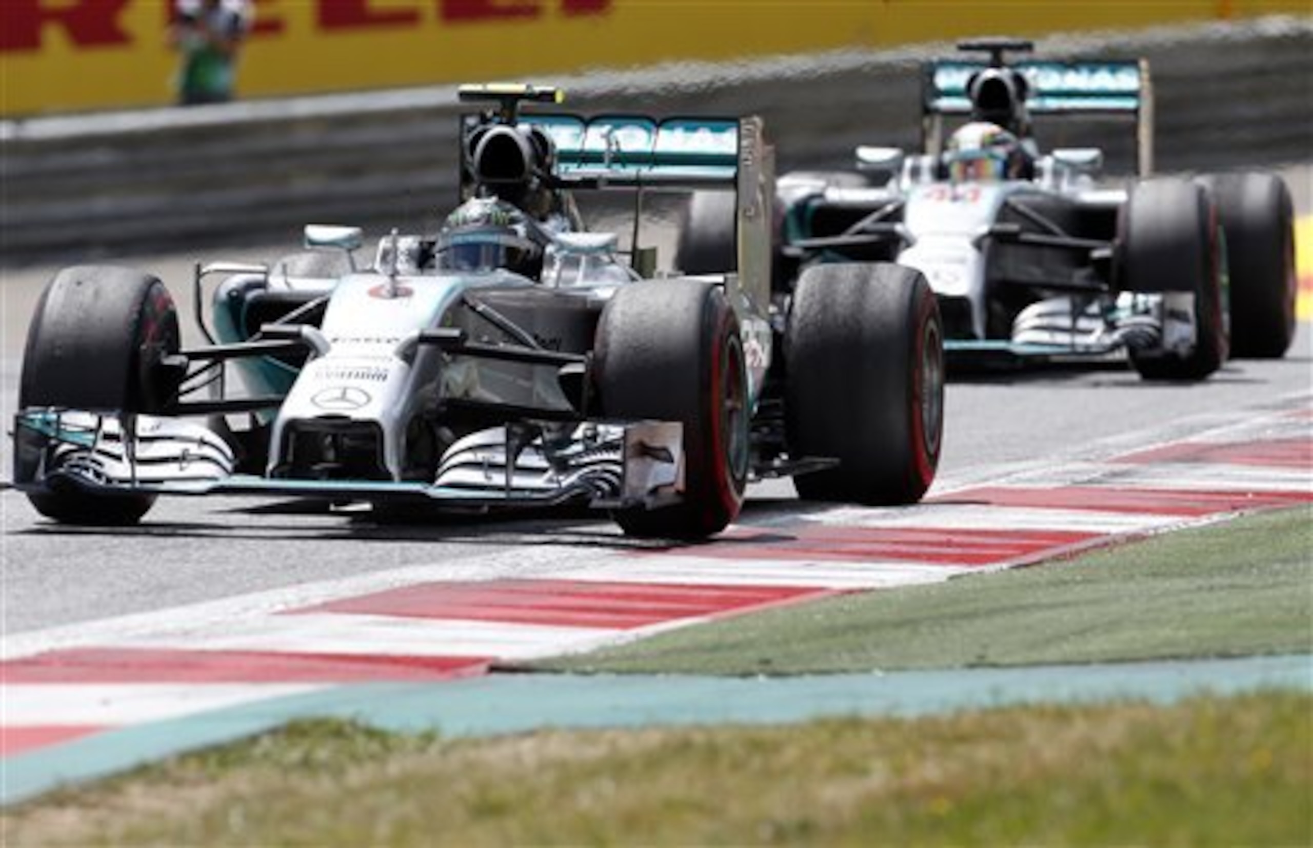 Hamilton hunts down Rosberg in Austria.