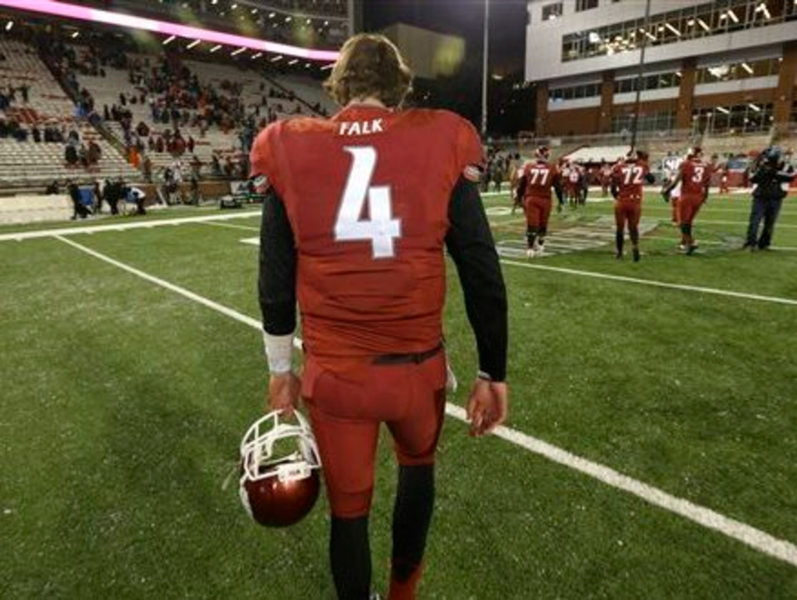 QB Luke Falk