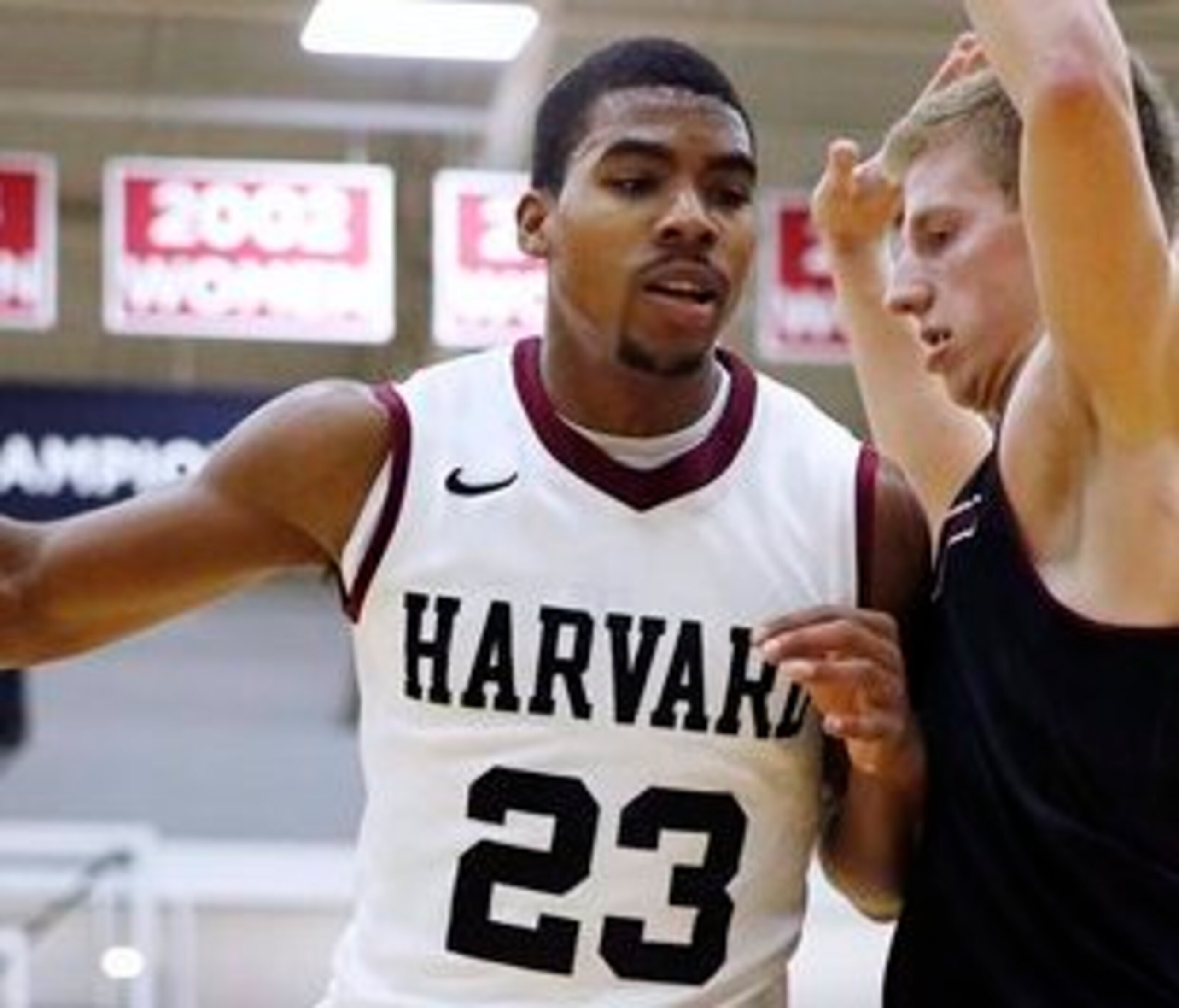 Harvard guard Wesley Saunders
