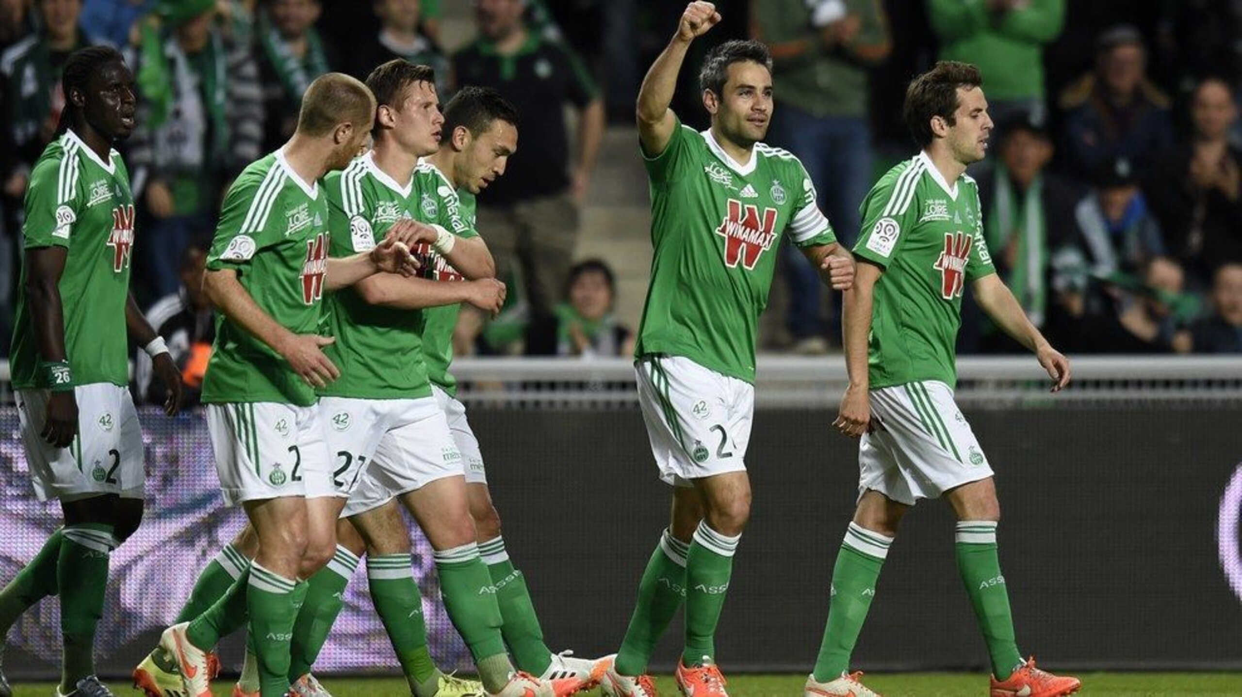 Captain Perrin led Saint-Etienne to victory. Captain Perrin led Saint-Etienne to victory.