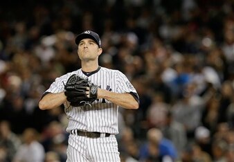 David Robertson, who saved 39 games last year with the New York Yankees, is headed for Chicago.