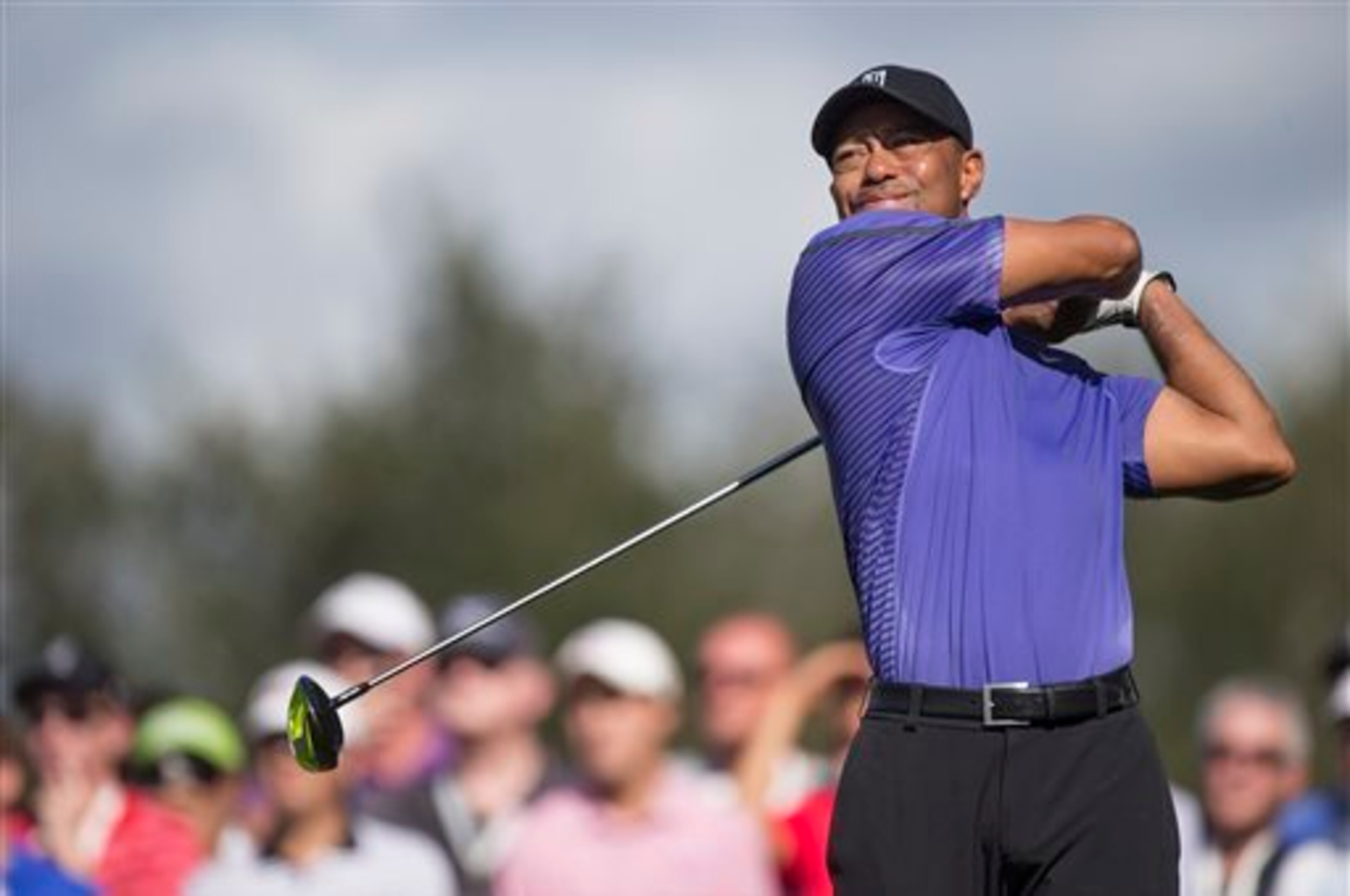After a 2014 filled with struggles, Tiger Woods lost his spot atop golf's world rankings.