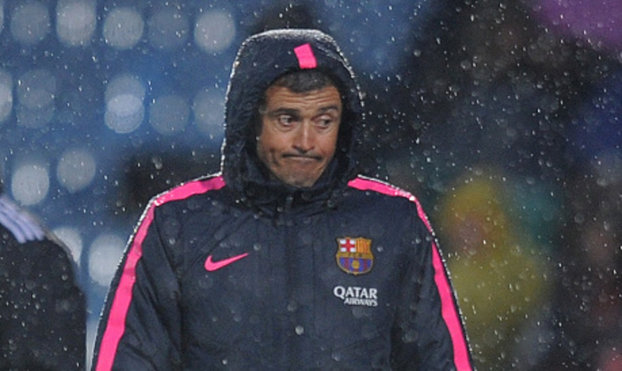 GETAFE, SPAIN - DECEMBER 13:  Head coach Luis Enrique of FC Barcelona reacts during the La Liga match between Getafe CF and FC Barcelona at the Alfonso Perez stadium on December 13, 2014 in Getafe, Spain.  (Photo by Denis Doyle/Getty Images)