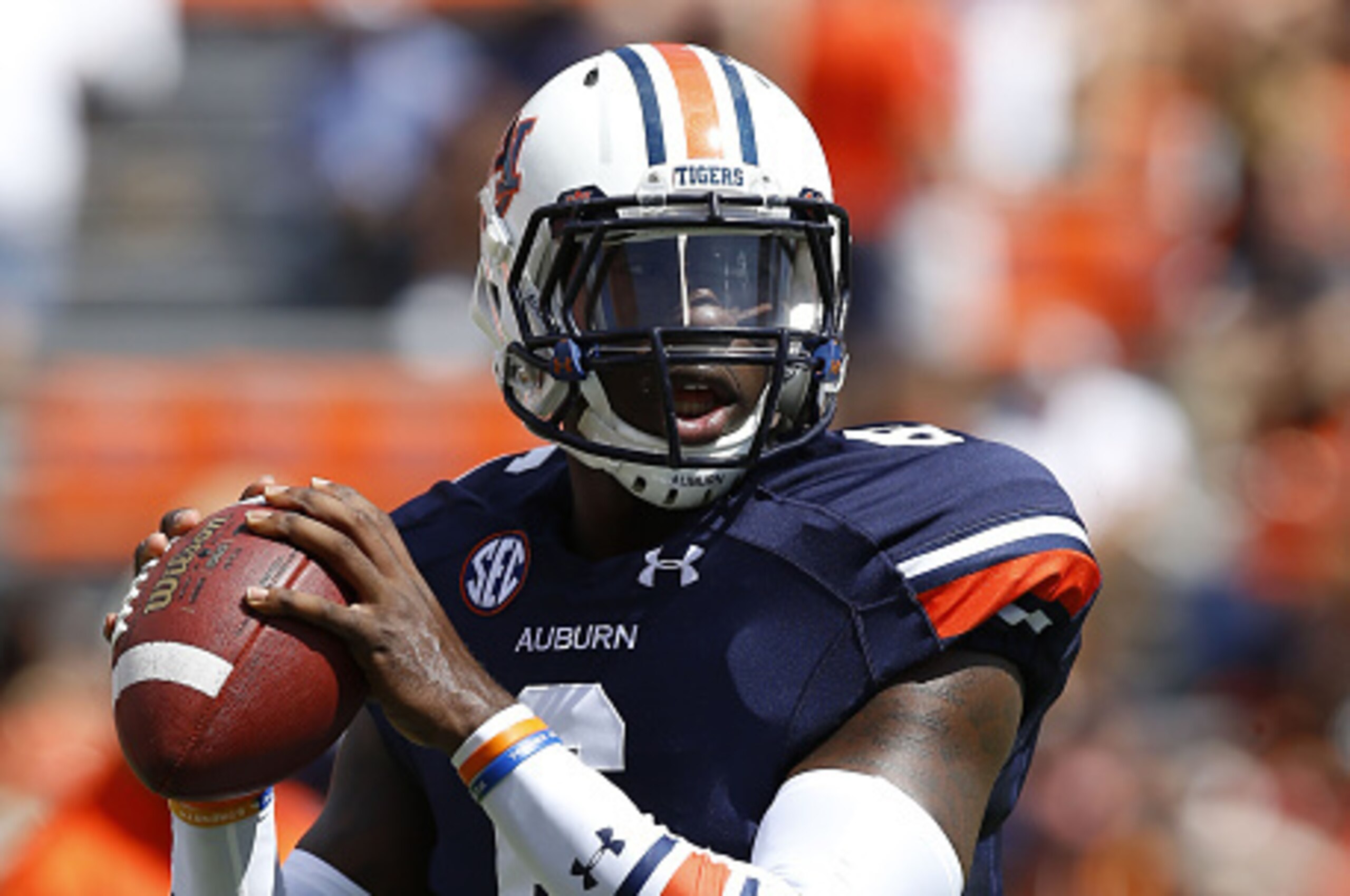 Auburn QB Jeremy Johnson