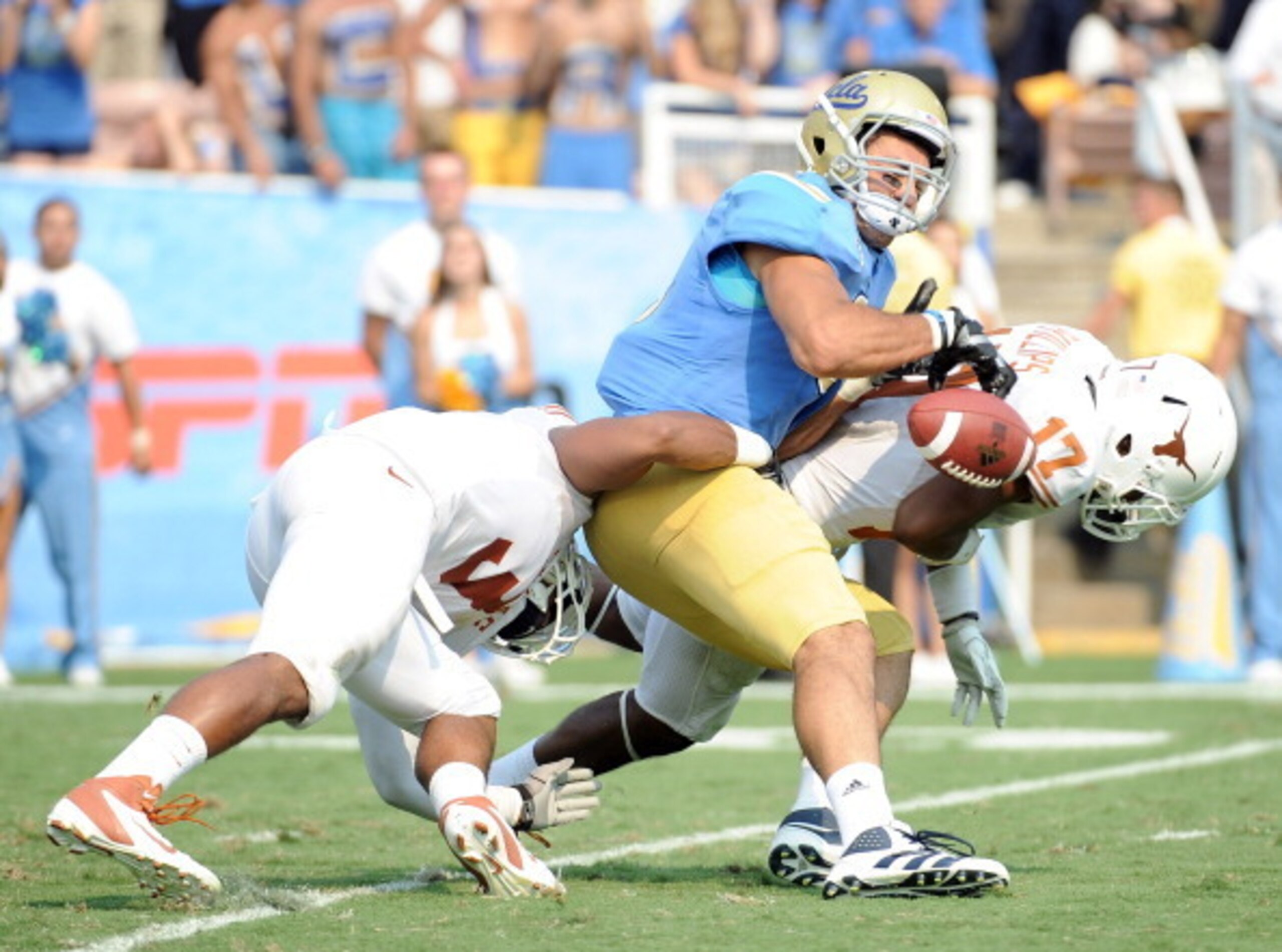Jordan Hicks (left) combined with Steve Edmond to form one the top linebacking duos in the nation.