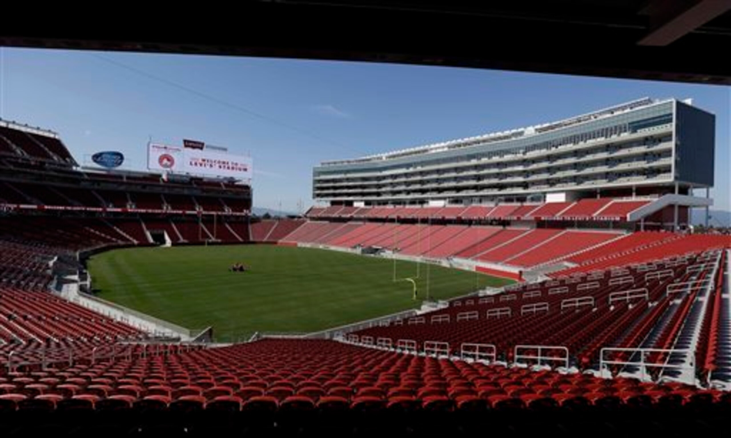 Levi's Stadium received, at best, mixed reviews during its inaugural 2014 season.