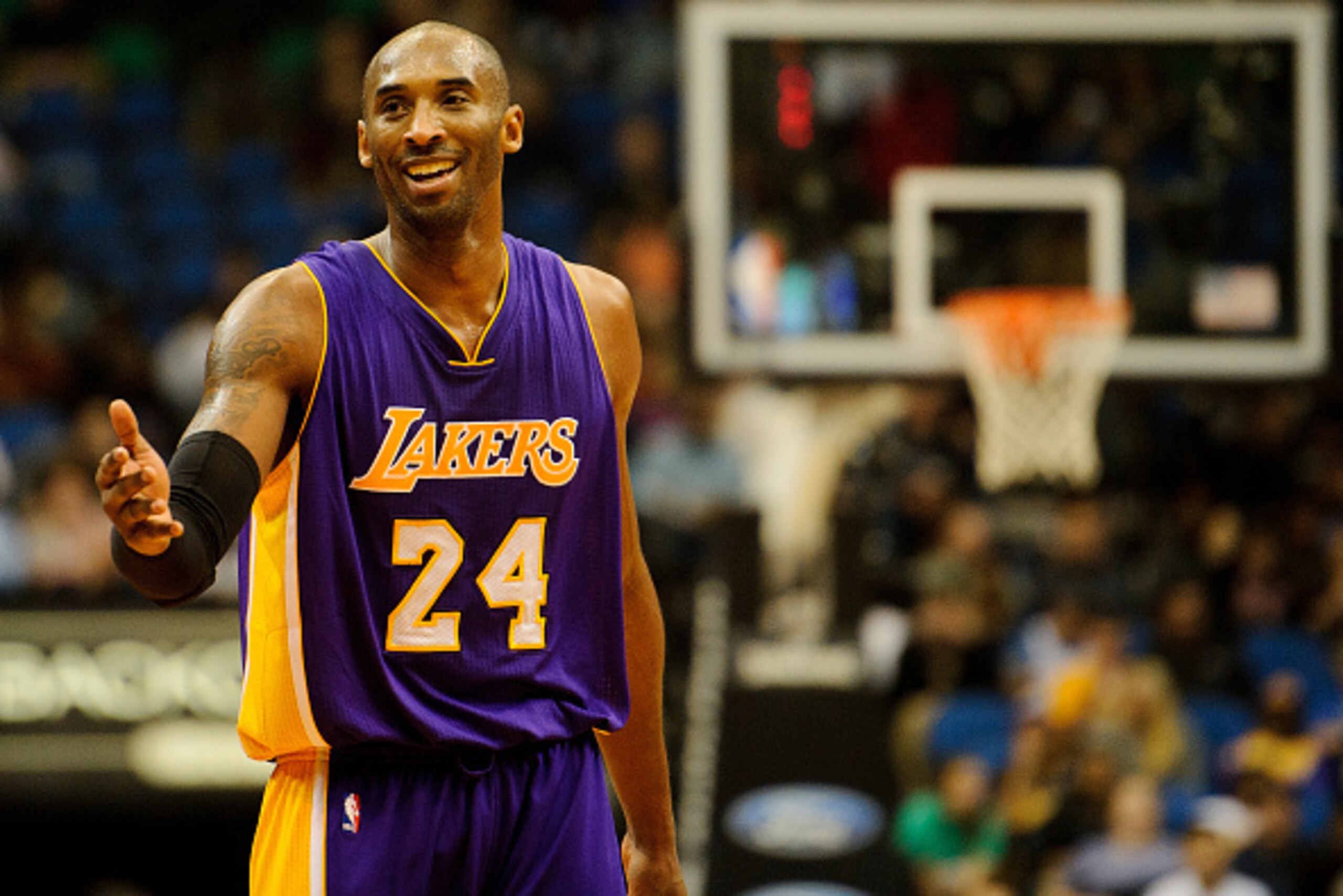 The numbers suggest that Kobe Bryant may be tanking the Lakers offense.