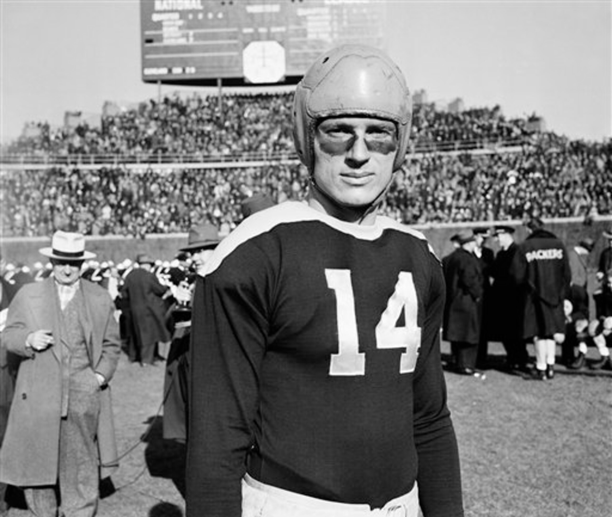 Don Hutson led the Packers to a comeback win and forced a playoff.