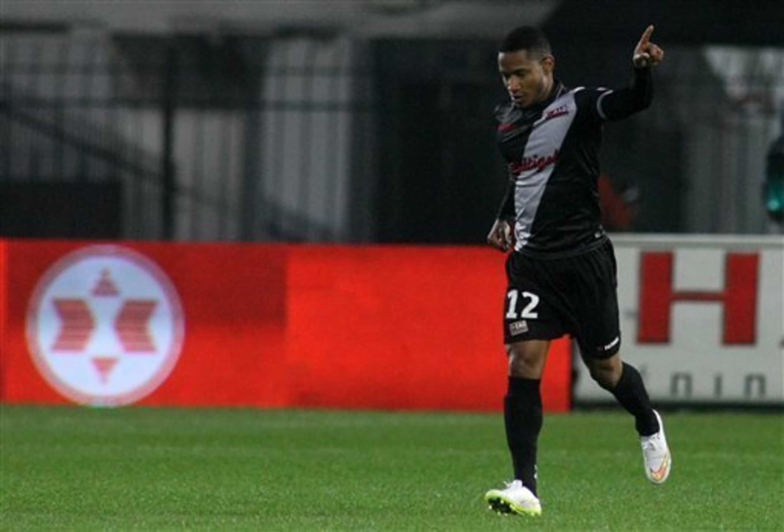 Claudio Beauvue has been superb for Guingamp.