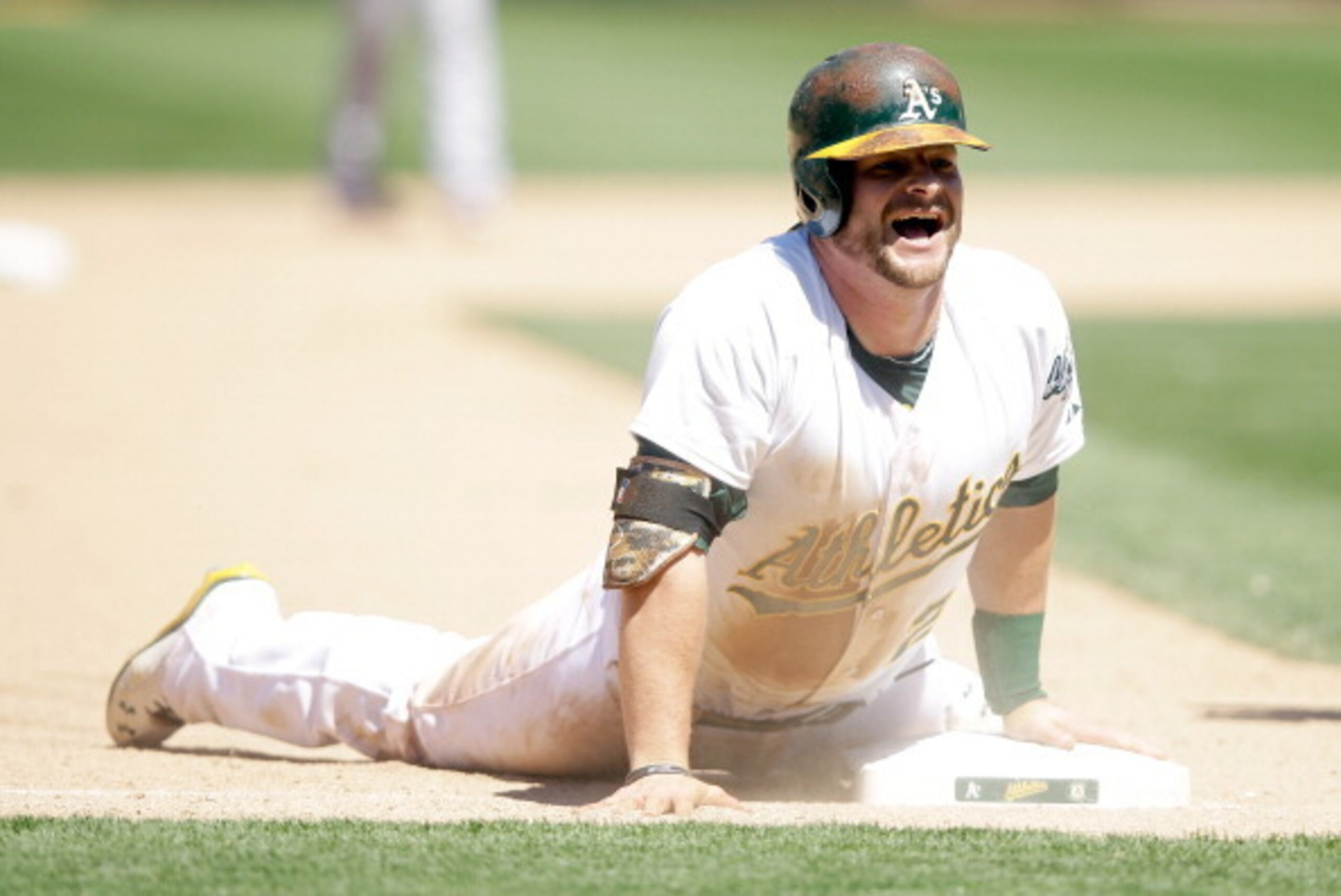 Fans believe in Stephen Vogt. It looks like management does too.