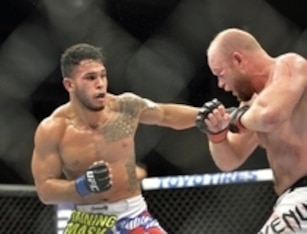 Brad Tavares (left)