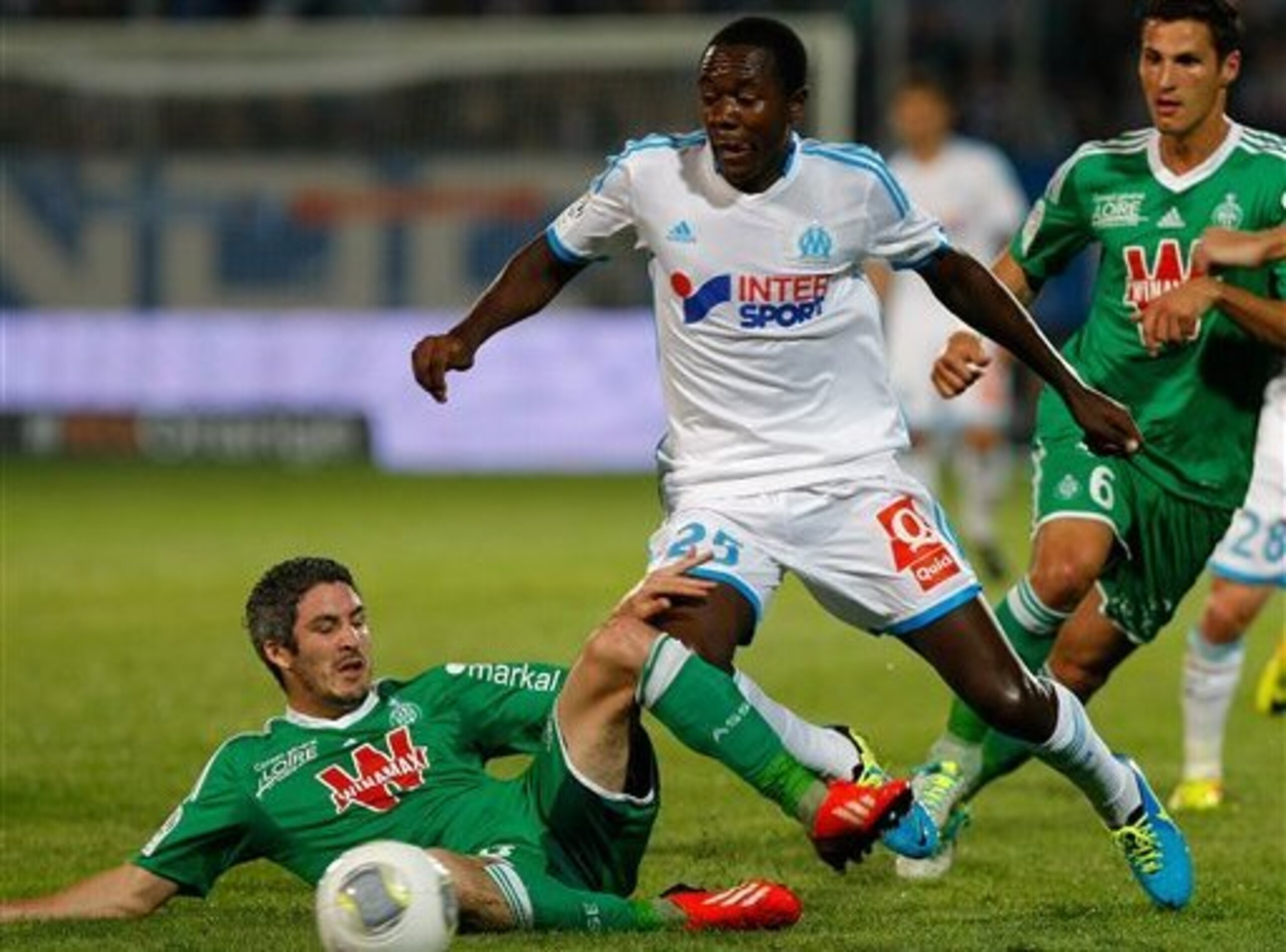 Imbula's physical presence would be intimidating.
