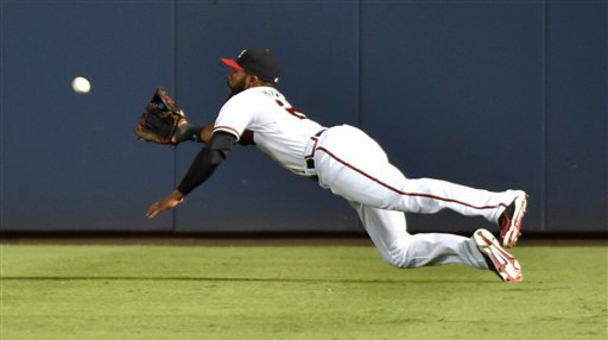New right fielder Jason Heyward will make the Cardinals a lot better on both offense and defense.