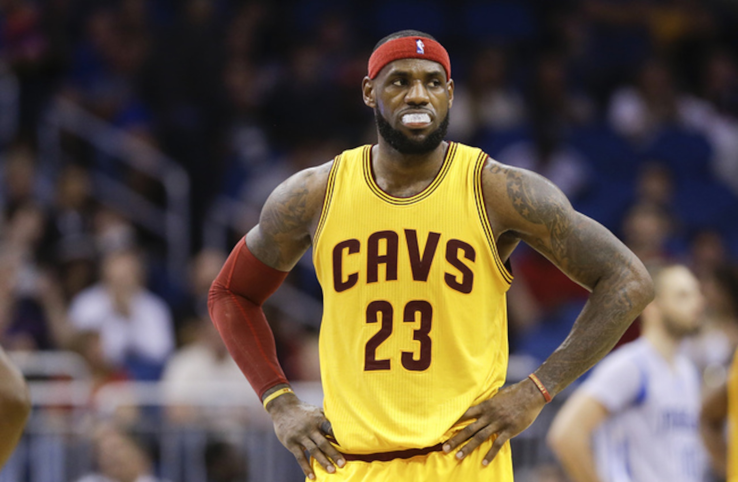 Warriors fans get their first glimpse at LeBron James since his return to Cleveland.