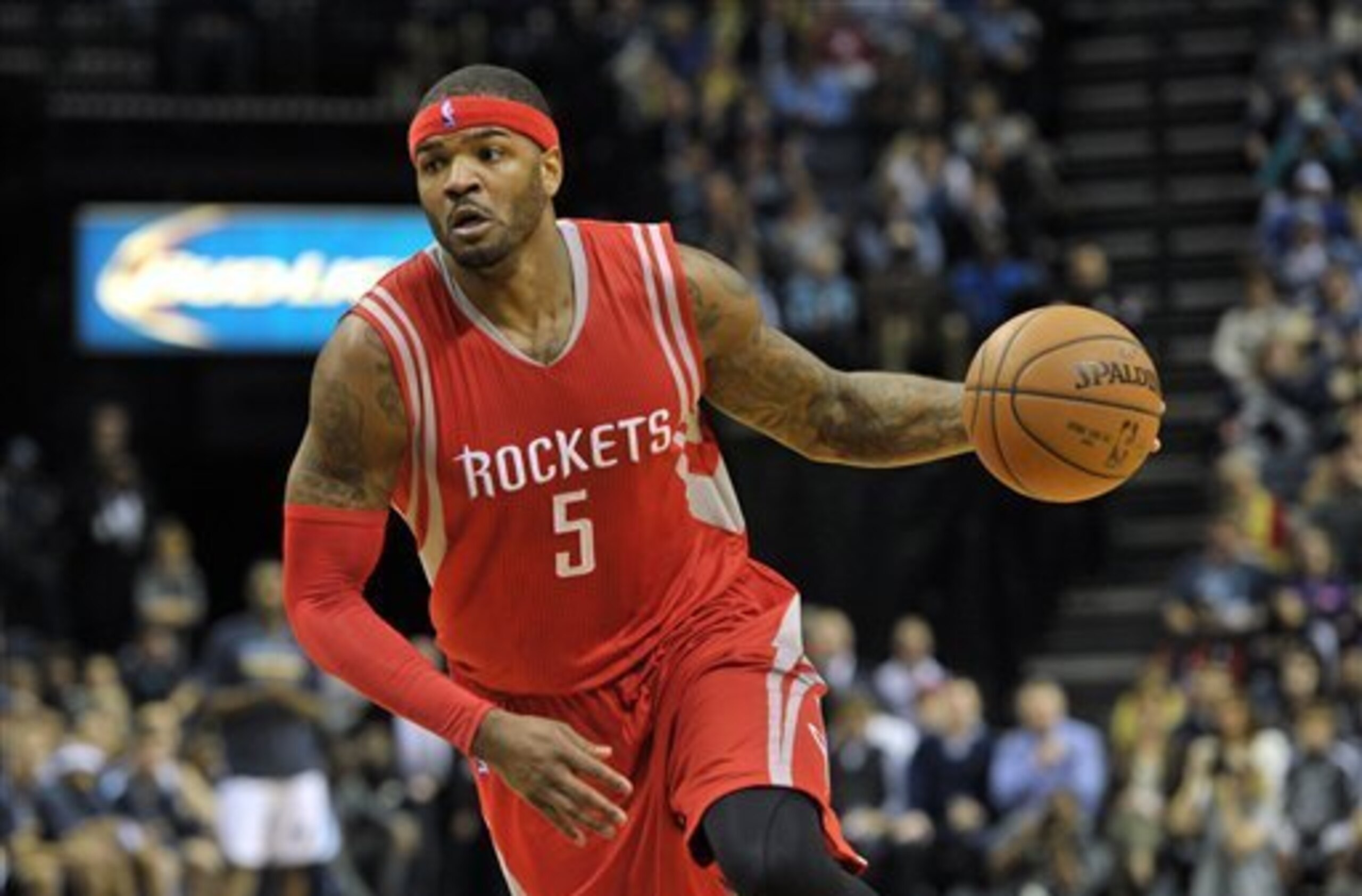 The Warriors get a quick introduction to the Houston Rockets' new acquisition, Josh Smith.