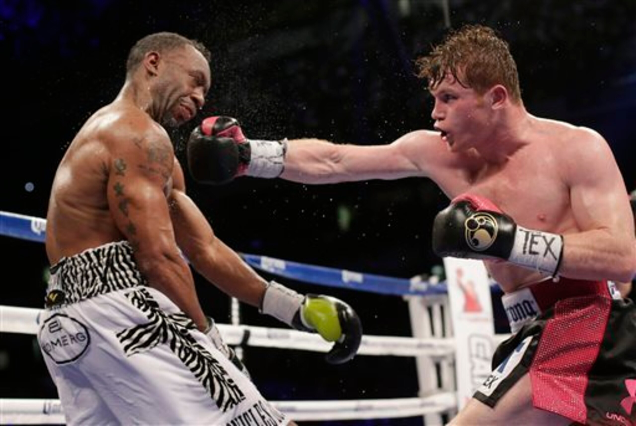Saul "Canelo" Alvarez (R) Saul "Canelo" Alvarez (R)