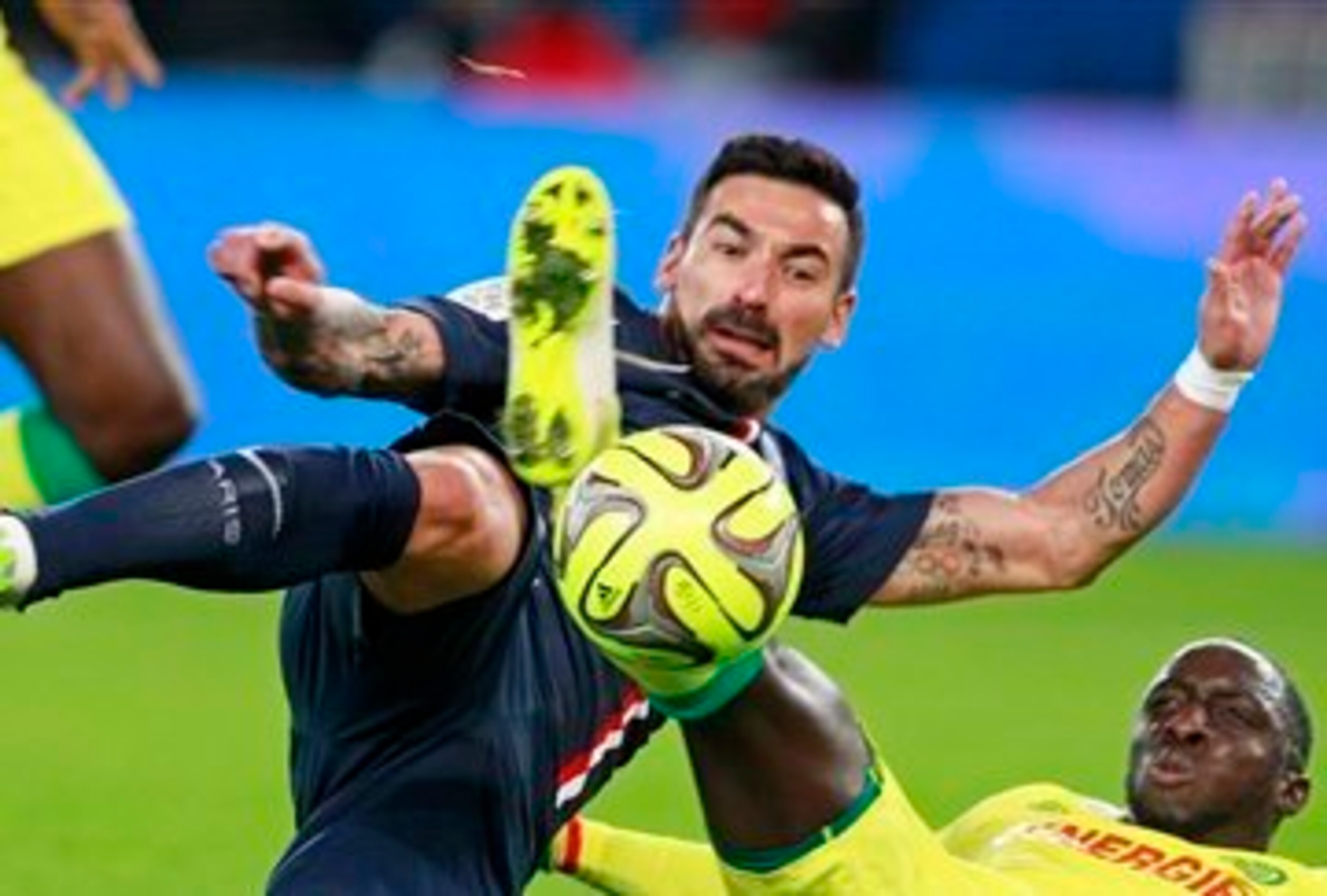 Ezequiel Lavezzi will not be joining Barcelona. Ezequiel Lavezzi will not be joining Barcelona.