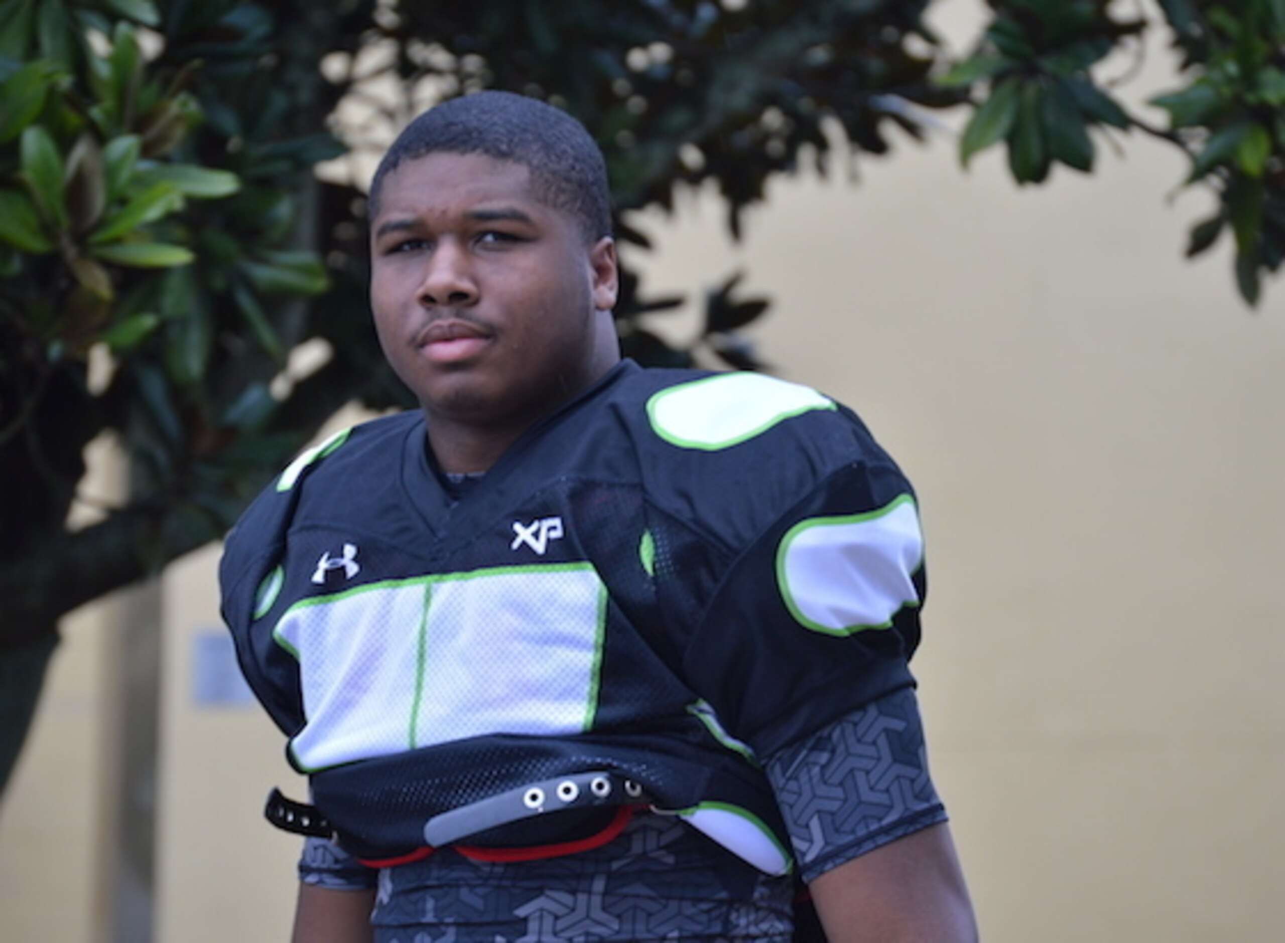 DE Jalen Dalton