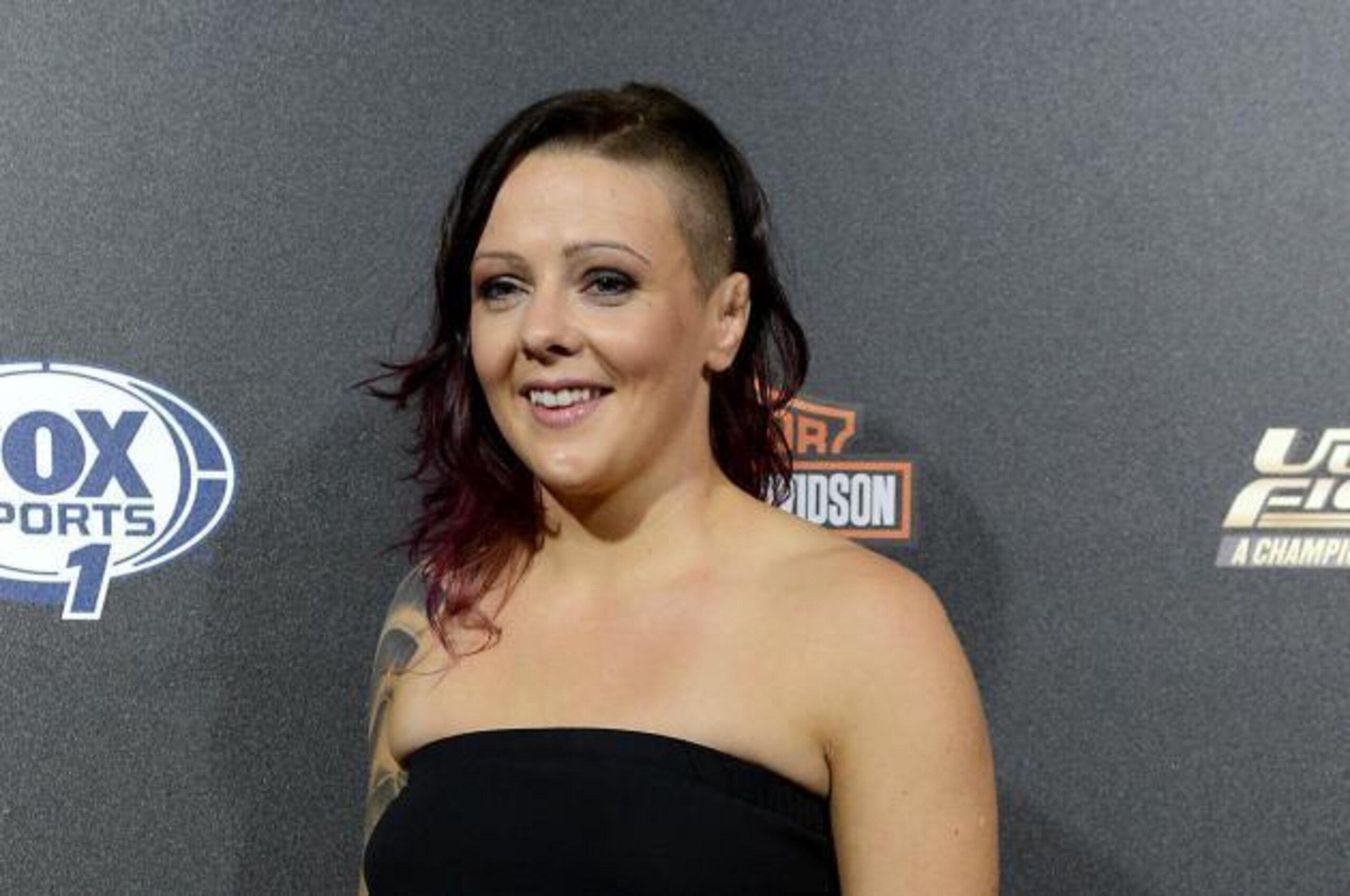 Calderwood looks to crack the top 5 of the women's strawweight division in 2015.